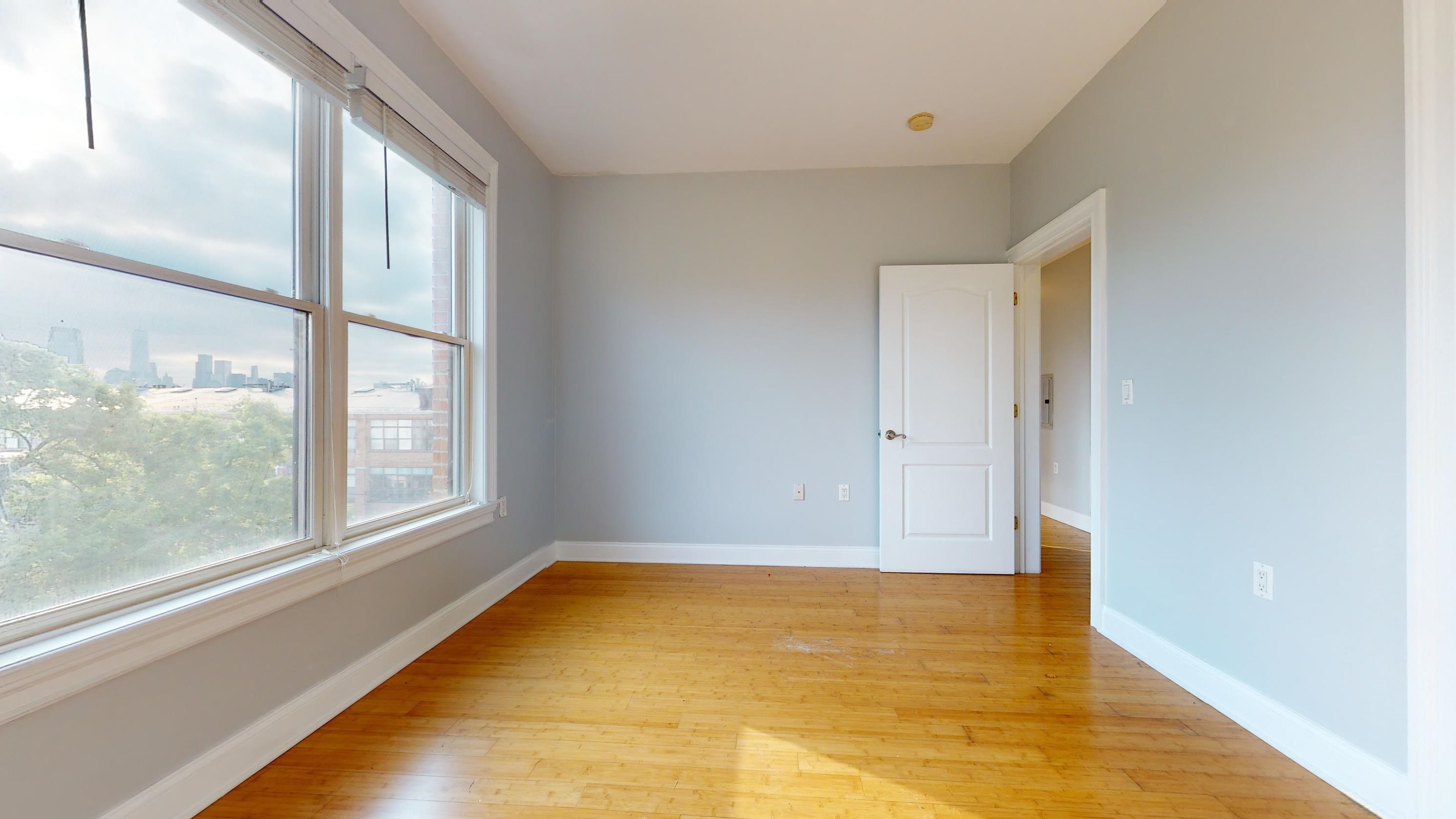 5 MONITOR ST Unit: 202
