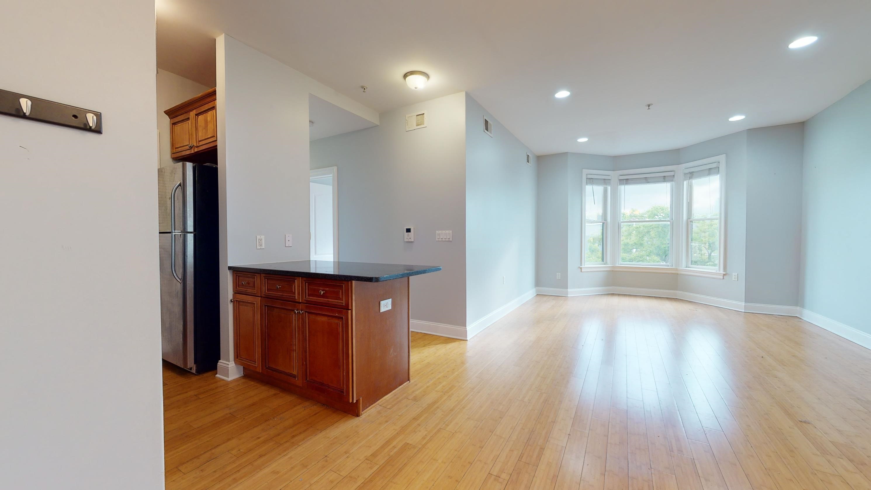 5 MONITOR ST Unit: 202