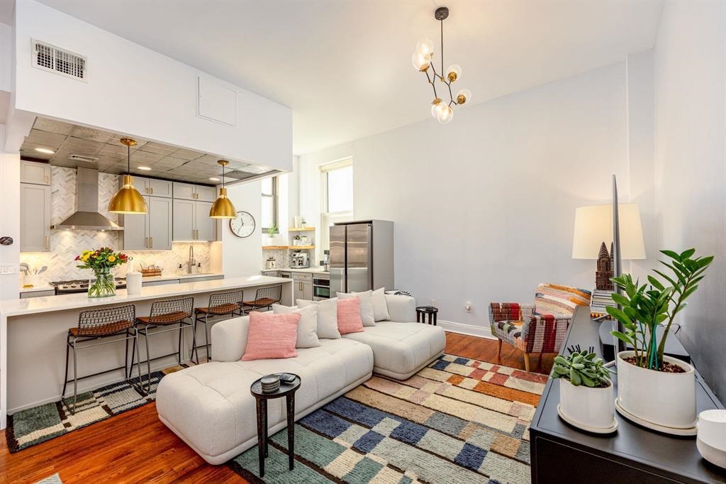 167 WAYNE ST Unit: T-104