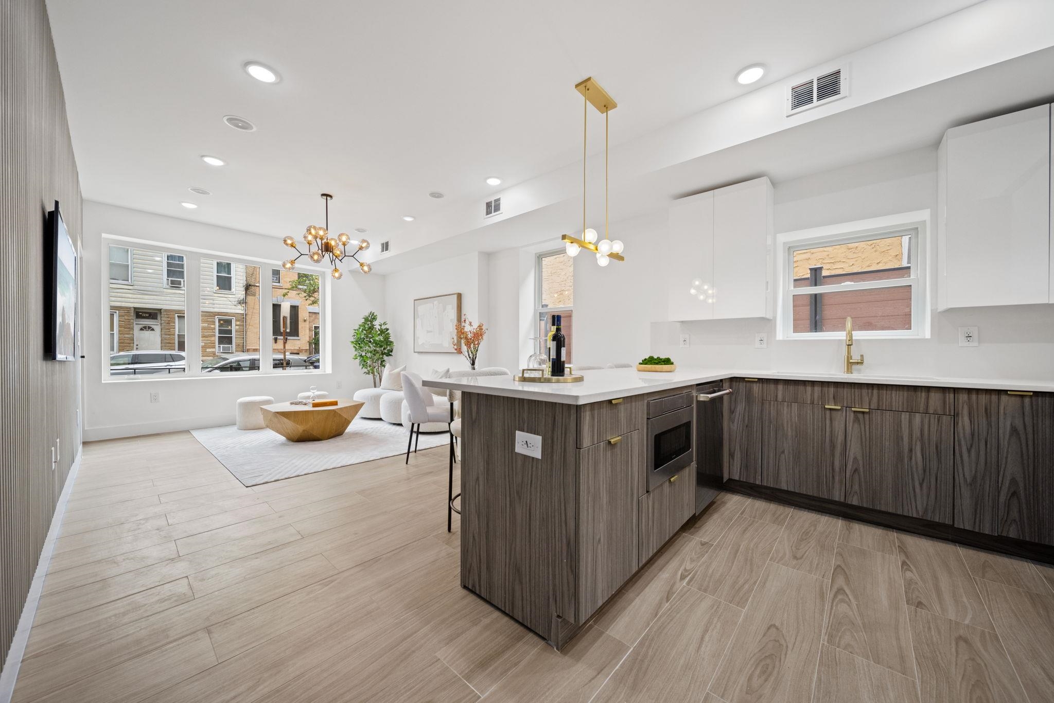 248 NEW YORK AVE Unit: 1