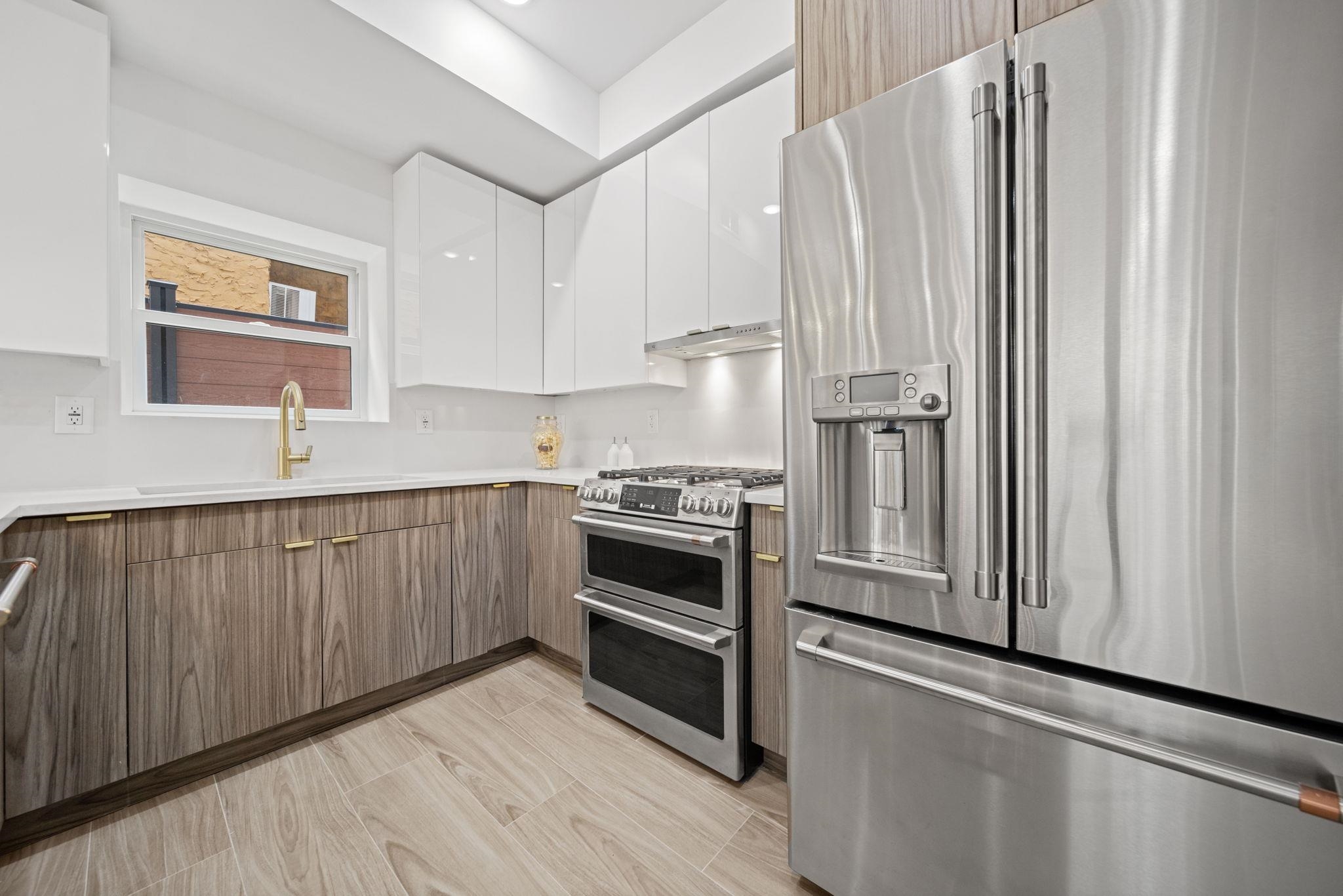 248 NEW YORK AVE Unit: 1