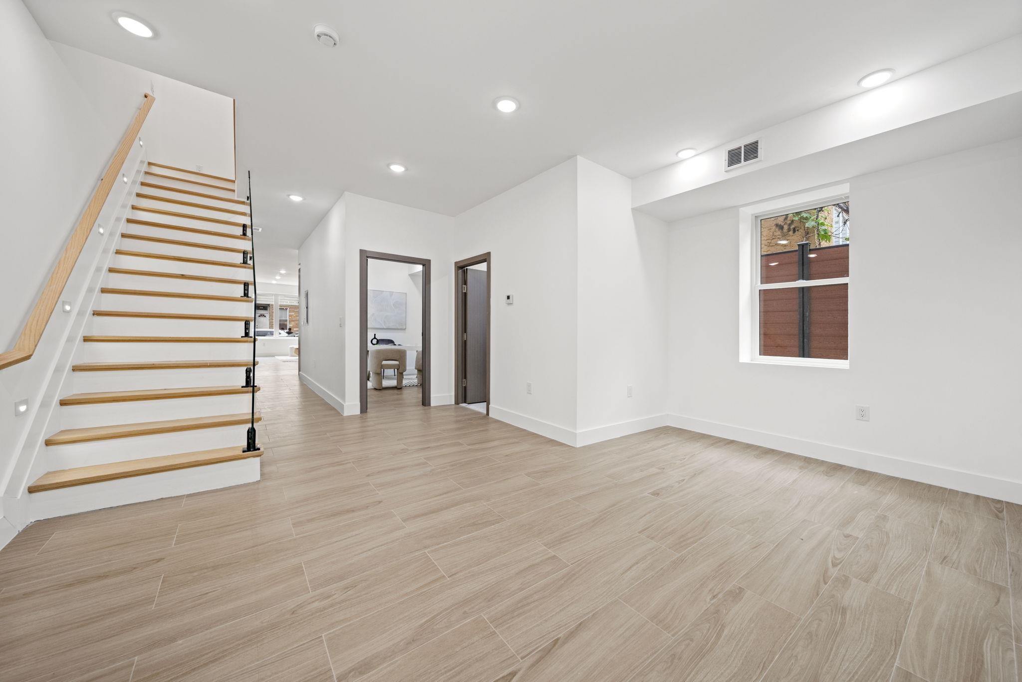 248 NEW YORK AVE Unit: 1