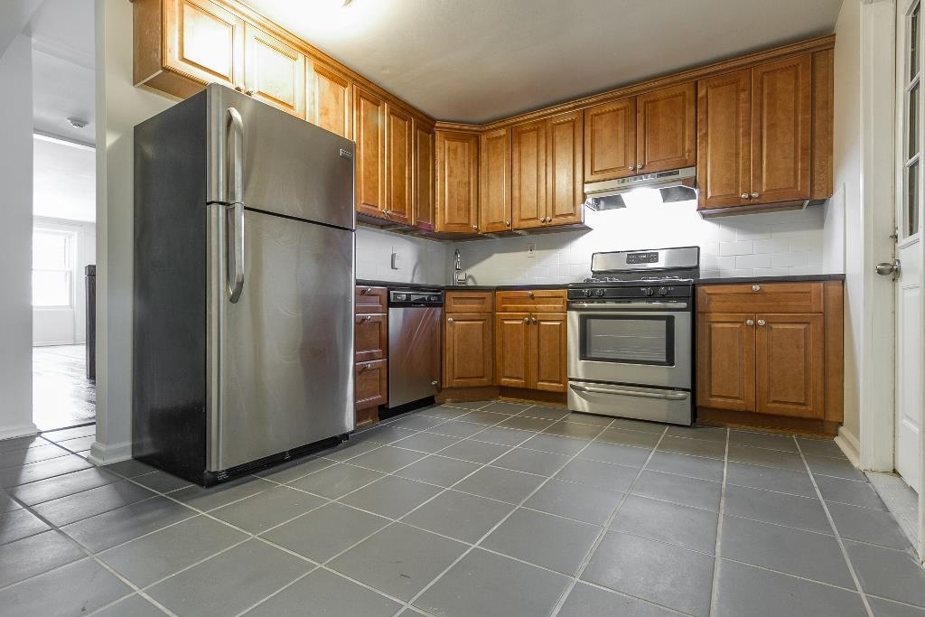 130 ORIENT AVE