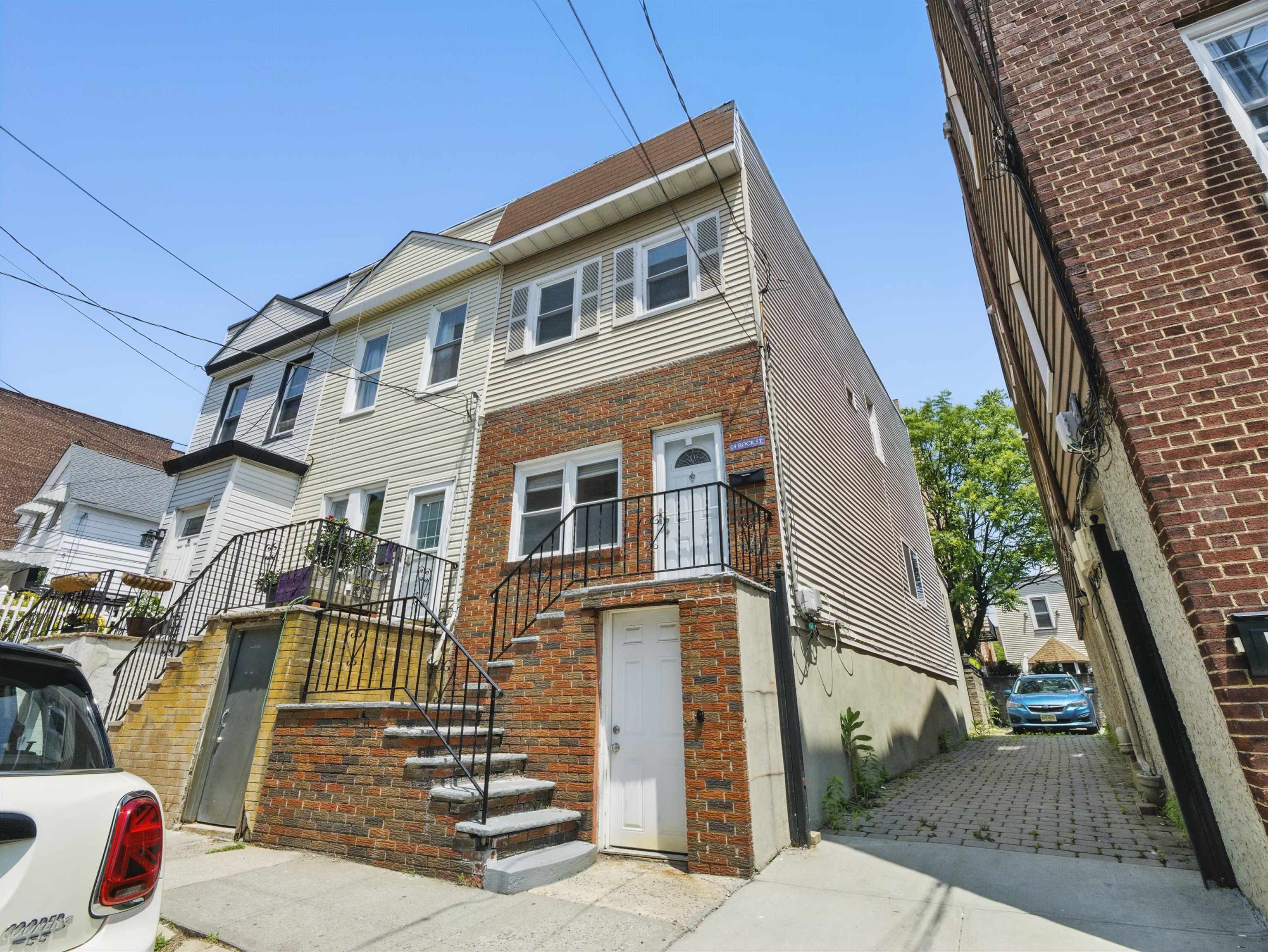 14 ROCK ST