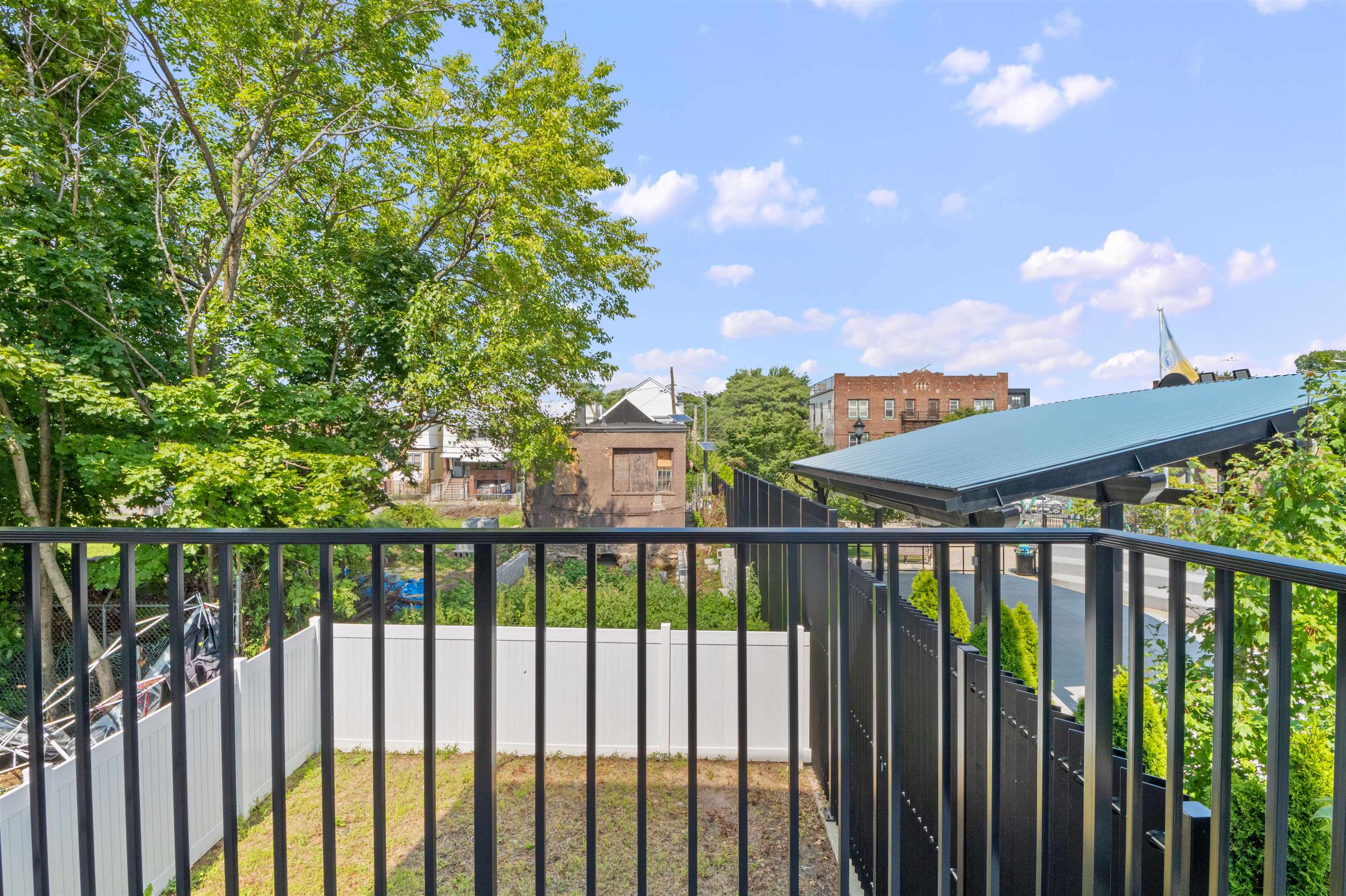 206 FULTON AVE Unit: #2