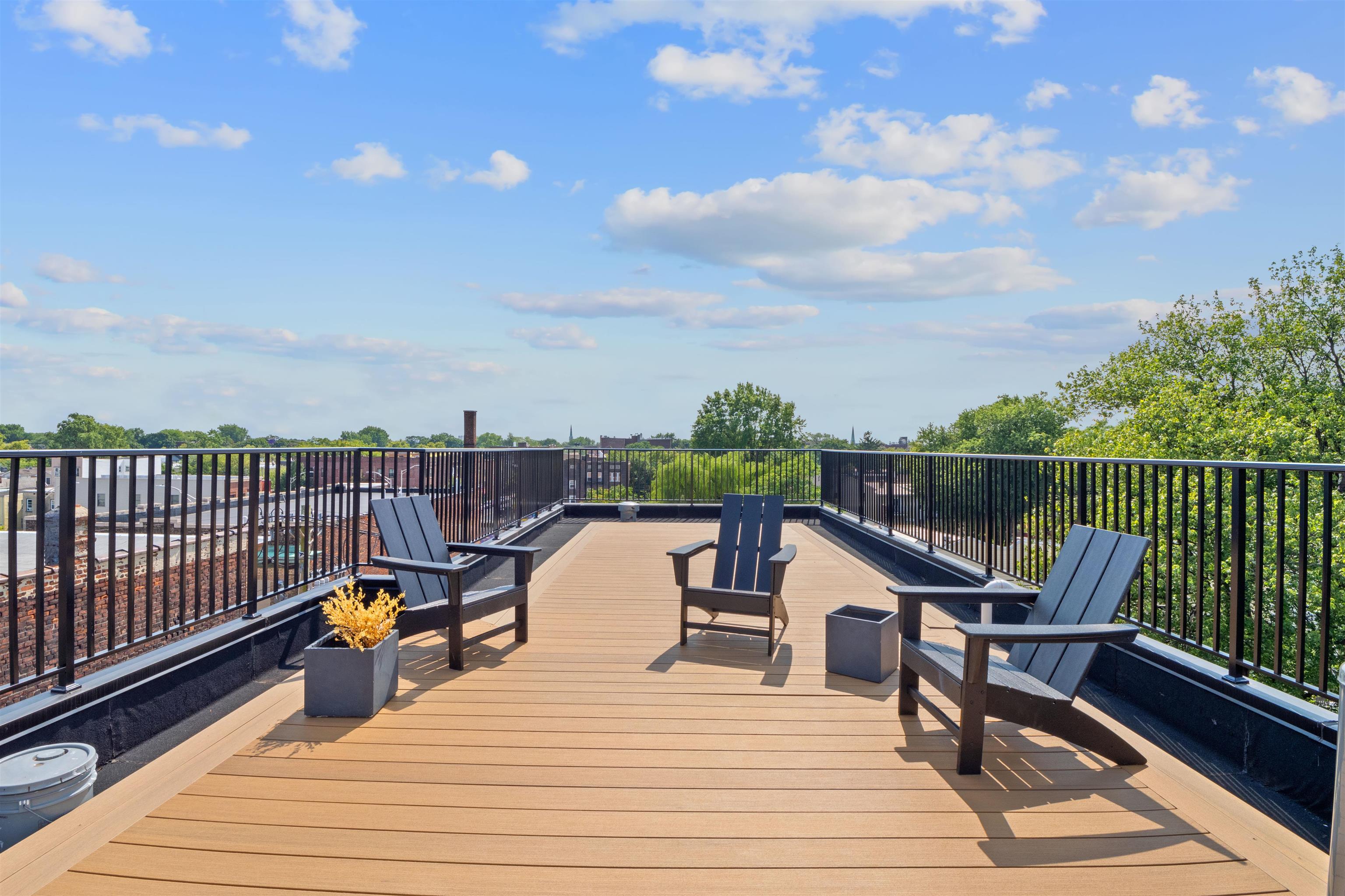 206 FULTON AVE Unit: #2