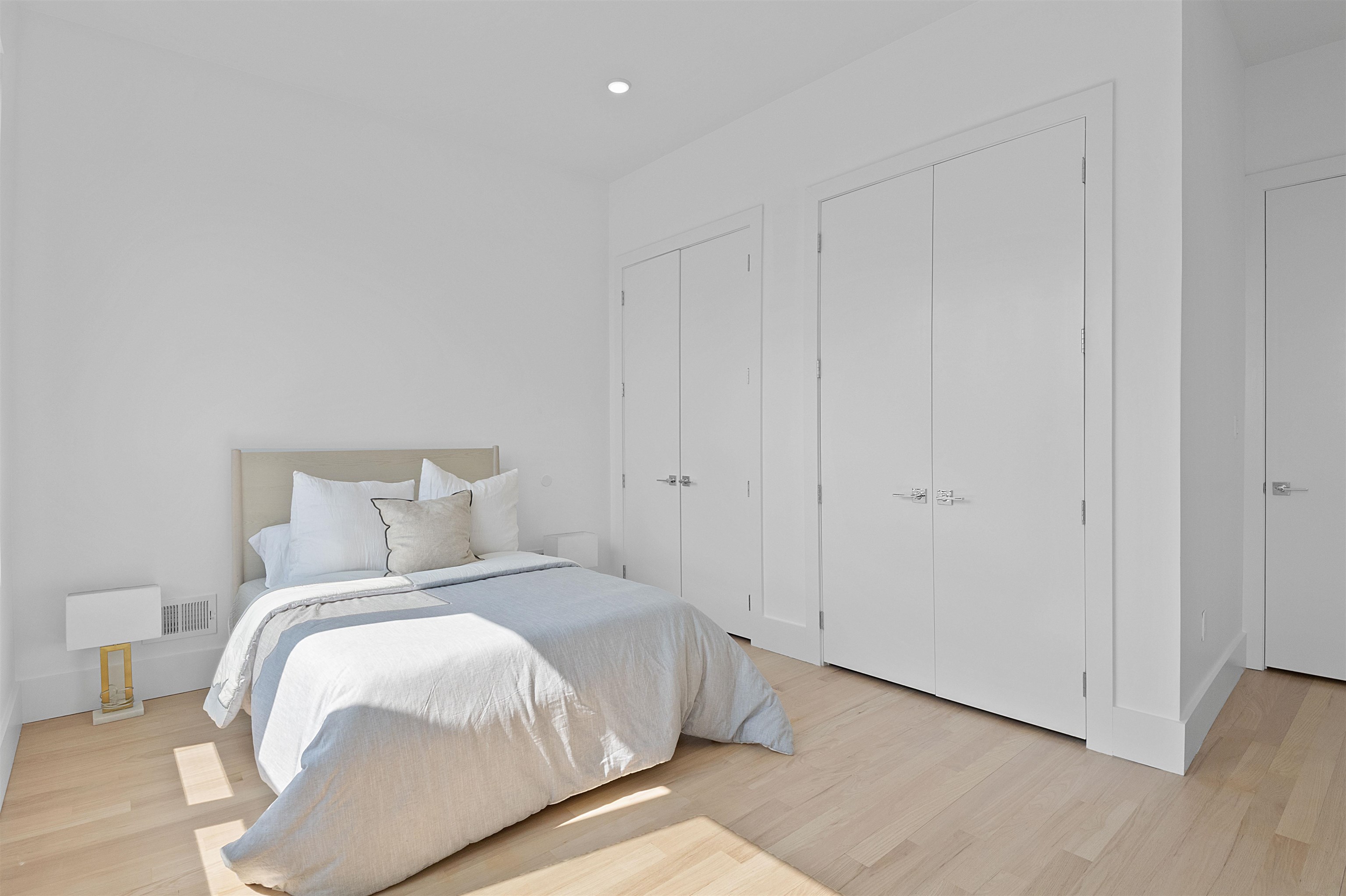206 FULTON AVE Unit: #2