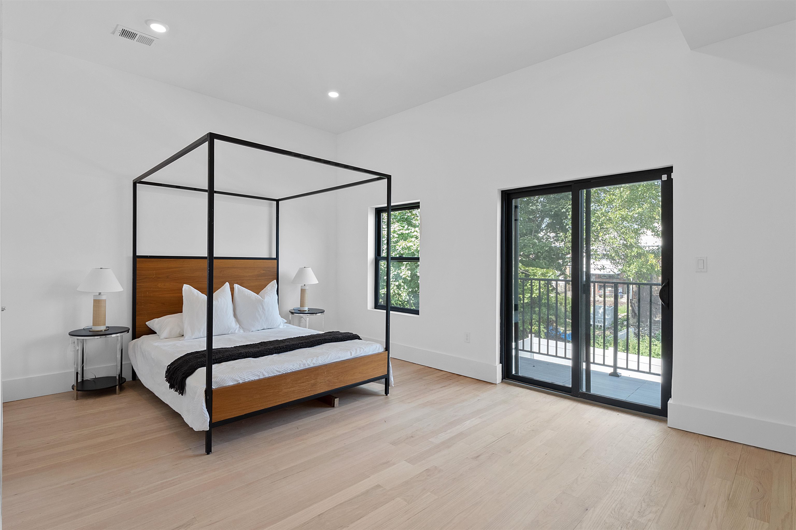 206 FULTON AVE Unit: #2