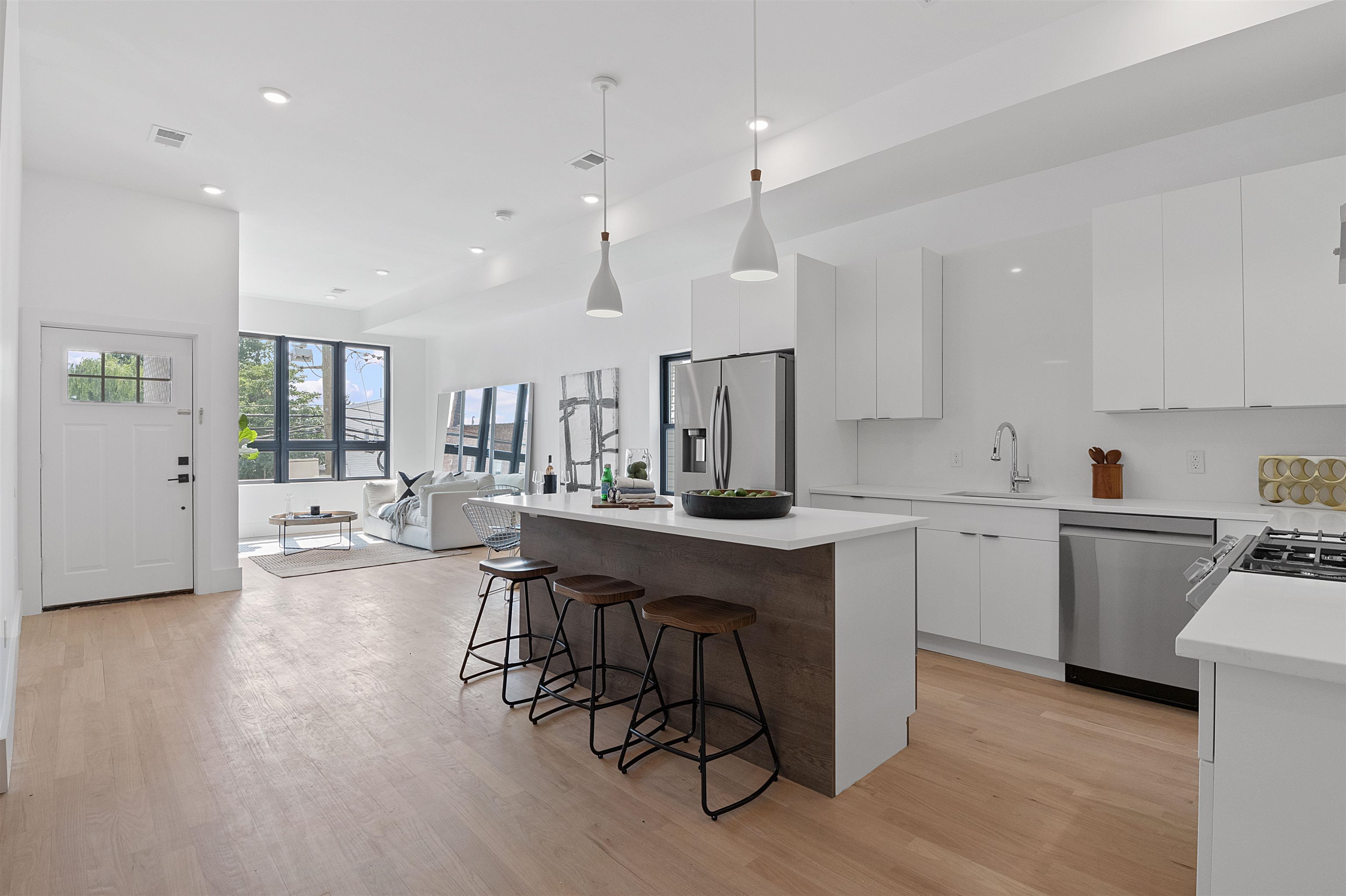 206 FULTON AVE Unit: #2