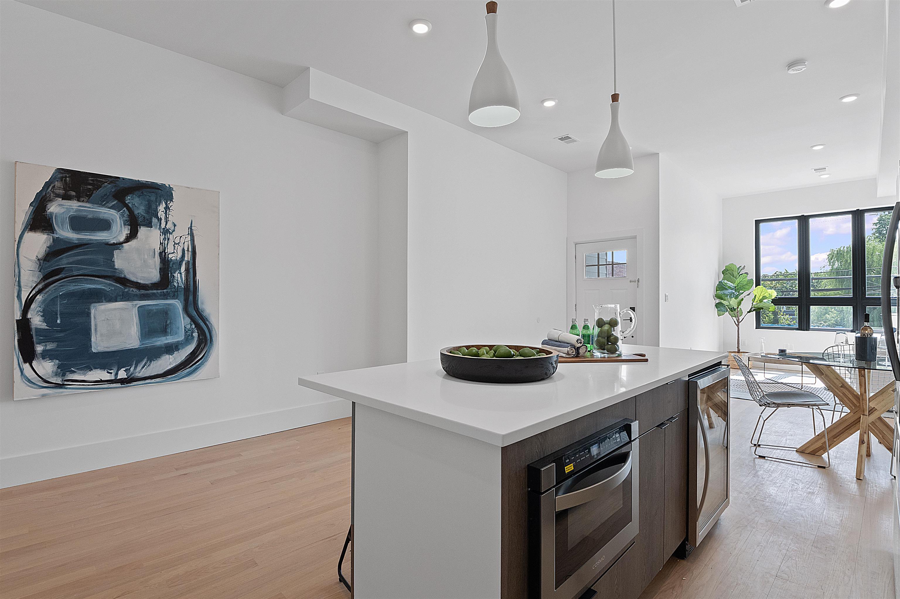 206 FULTON AVE Unit: #2