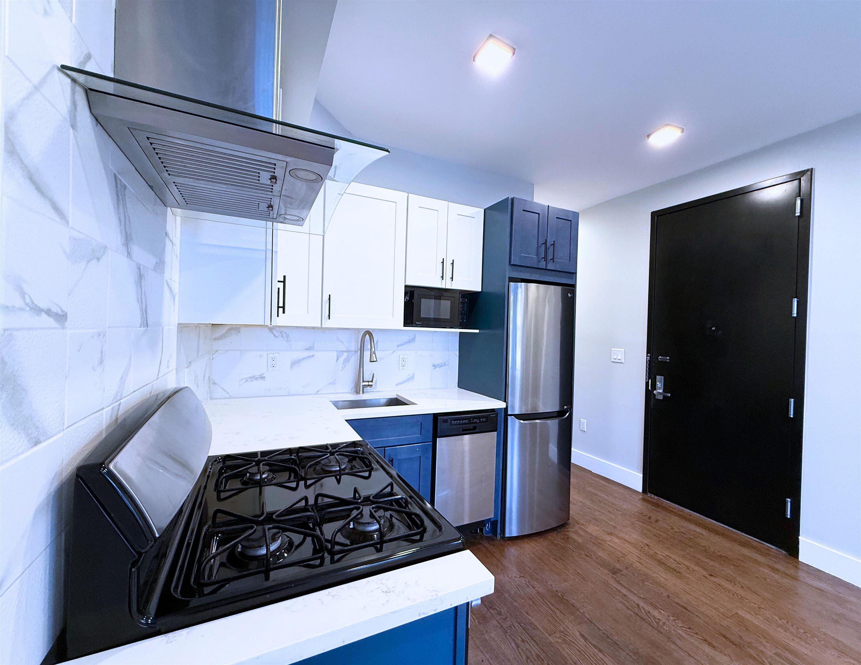 126 RANDOLPH AVE Unit: 3R