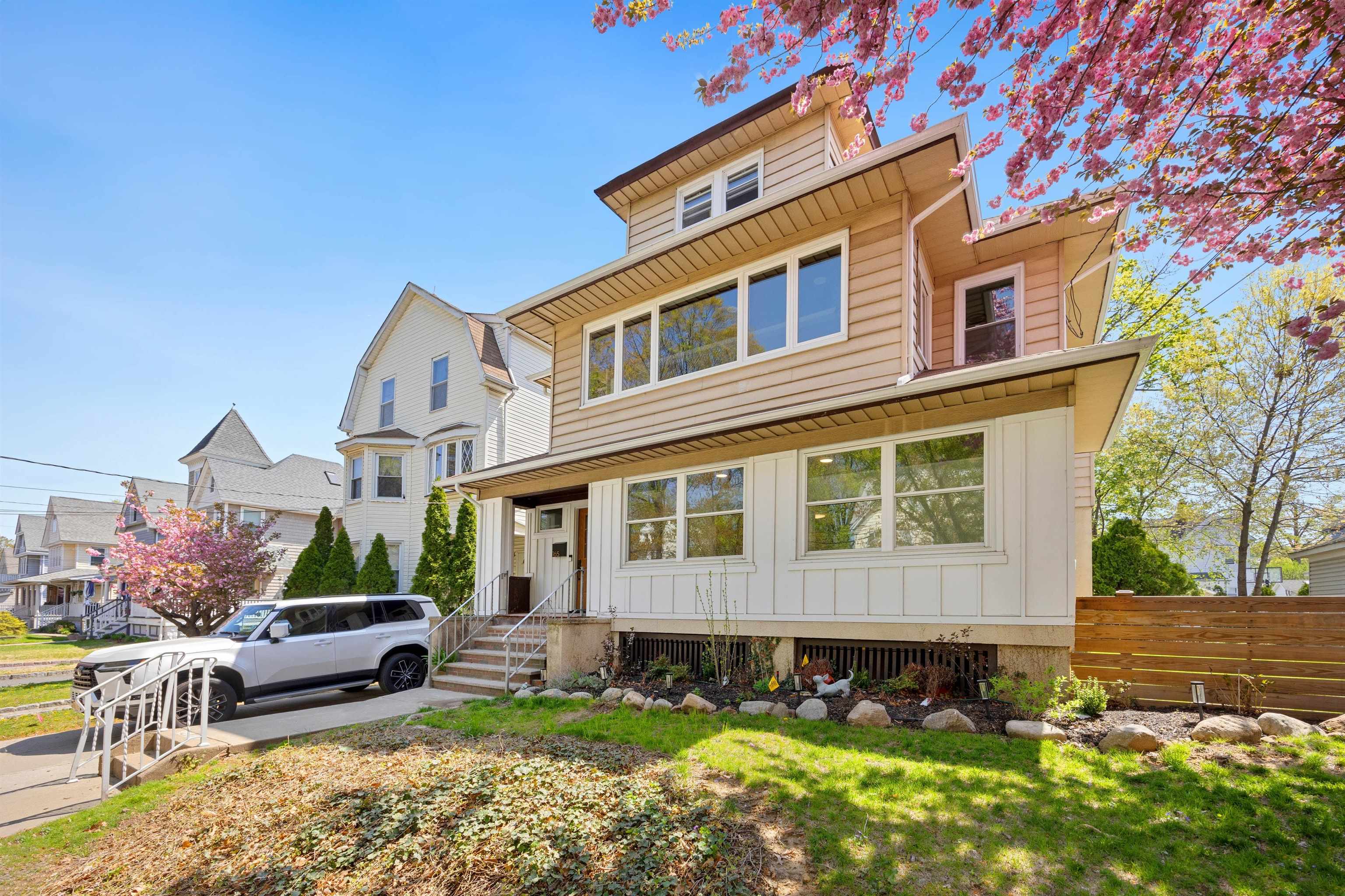 165 HOME AVE Unit: A