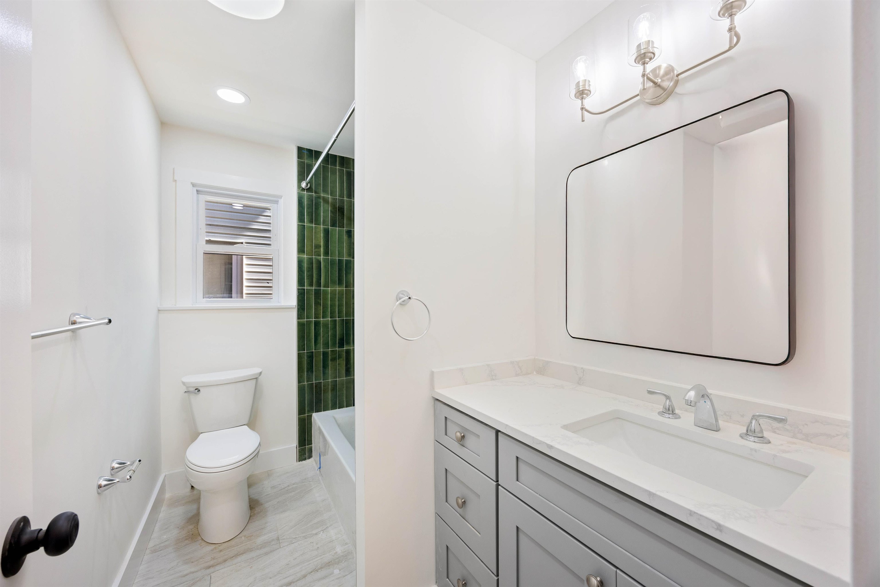 165 HOME AVE Unit: A