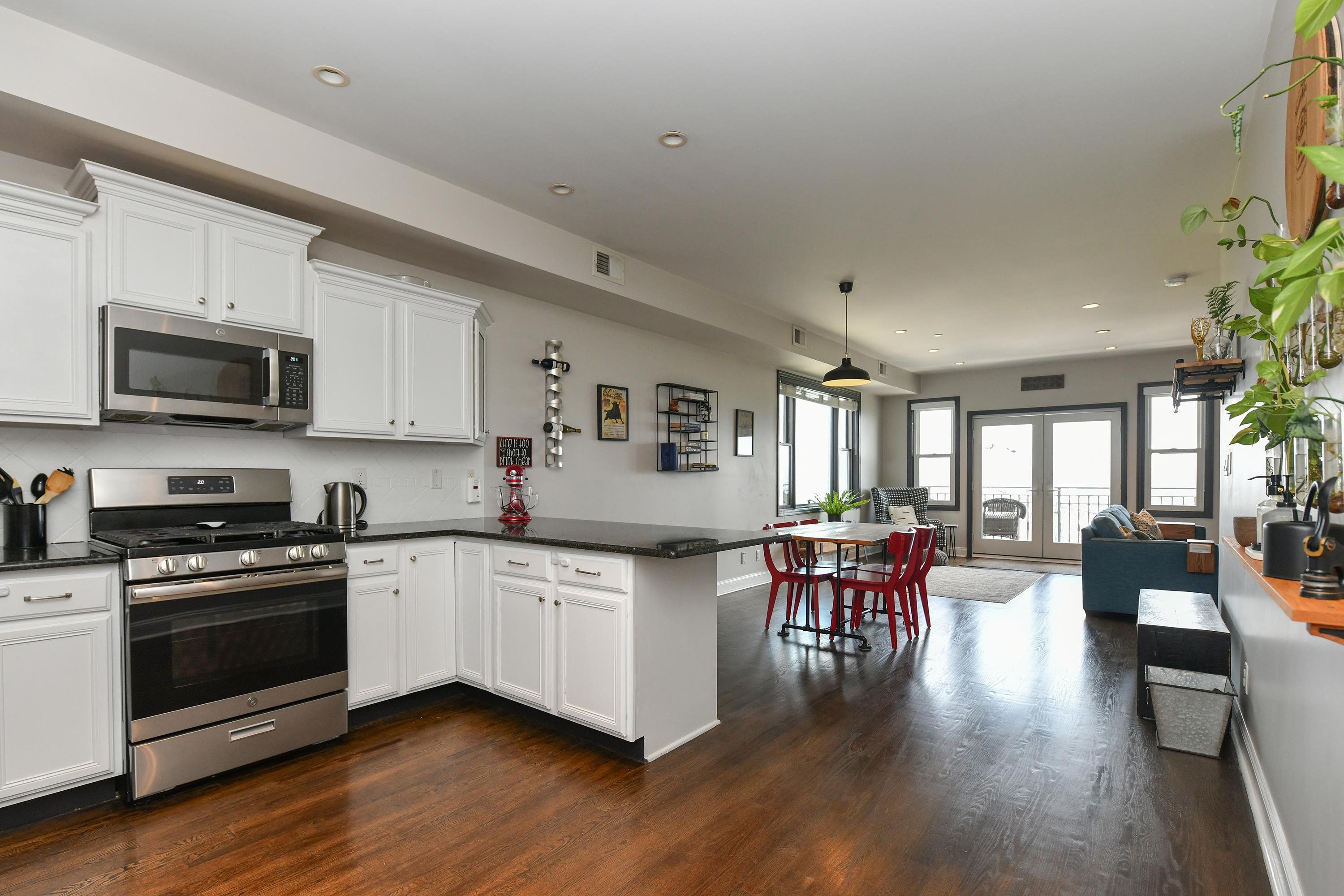 307 MANHATTAN AVE Unit: B