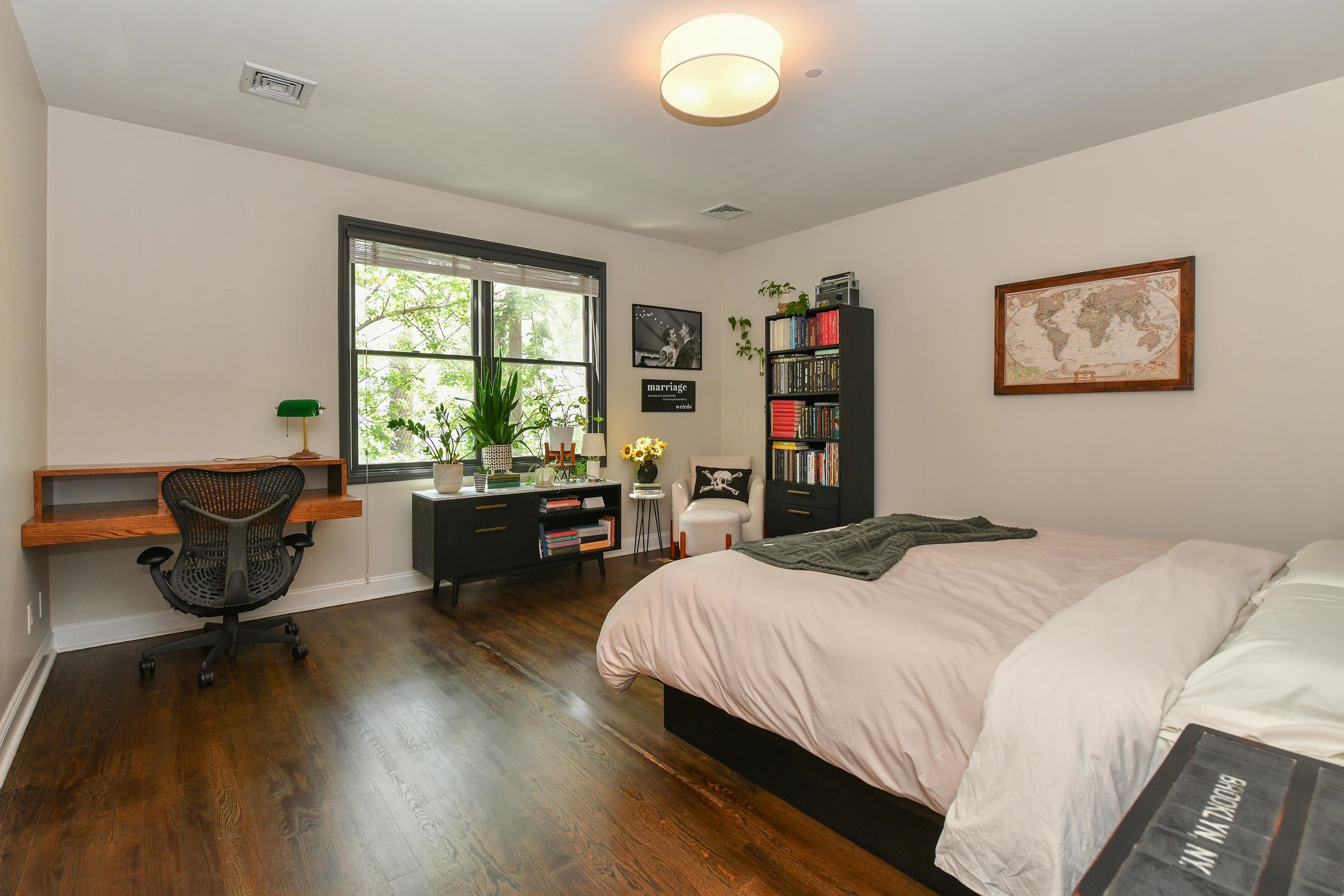307 MANHATTAN AVE Unit: B