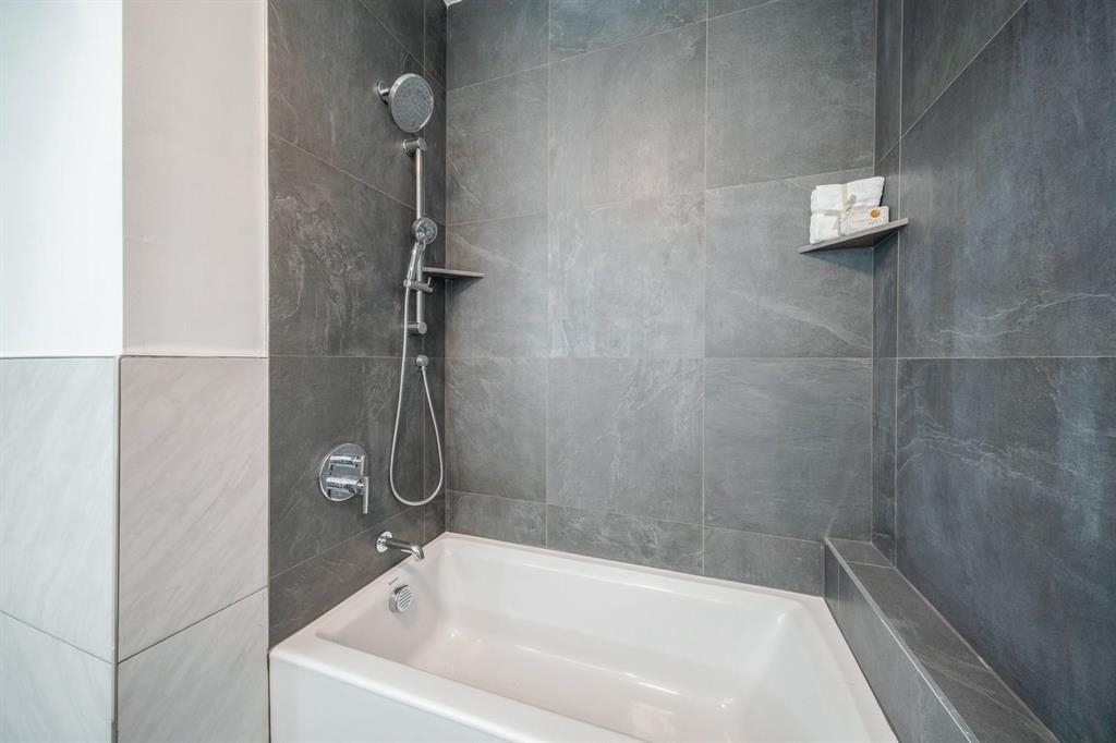 160 BRUNSWICK ST Unit: 305