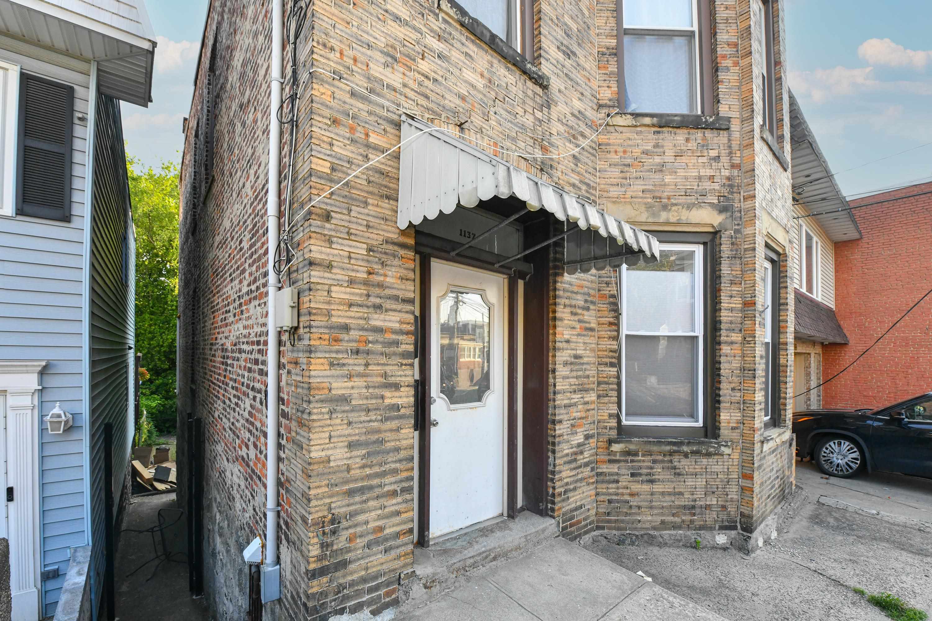 1137 50TH ST Unit: 1
