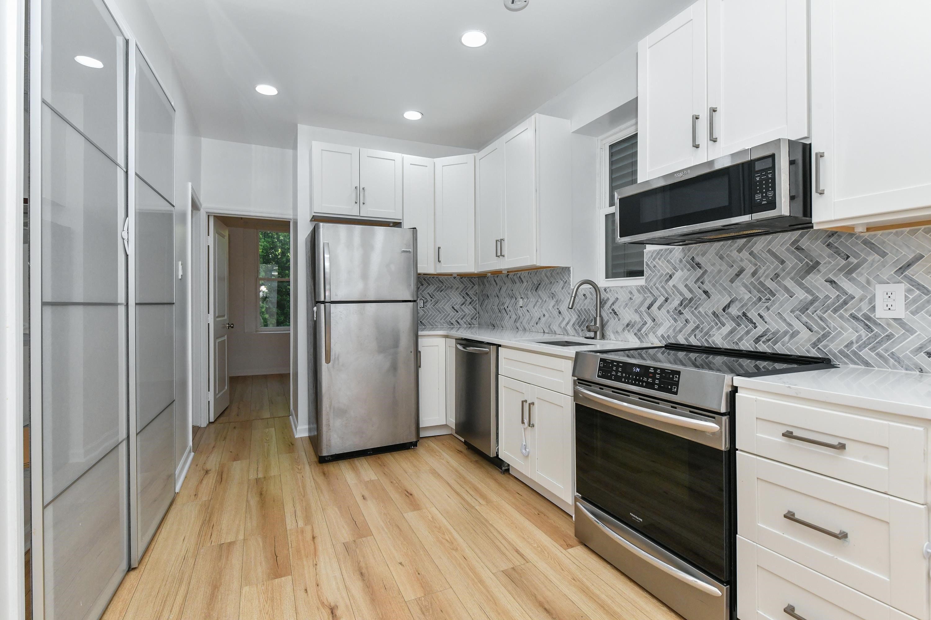 1137 50TH ST Unit: 1