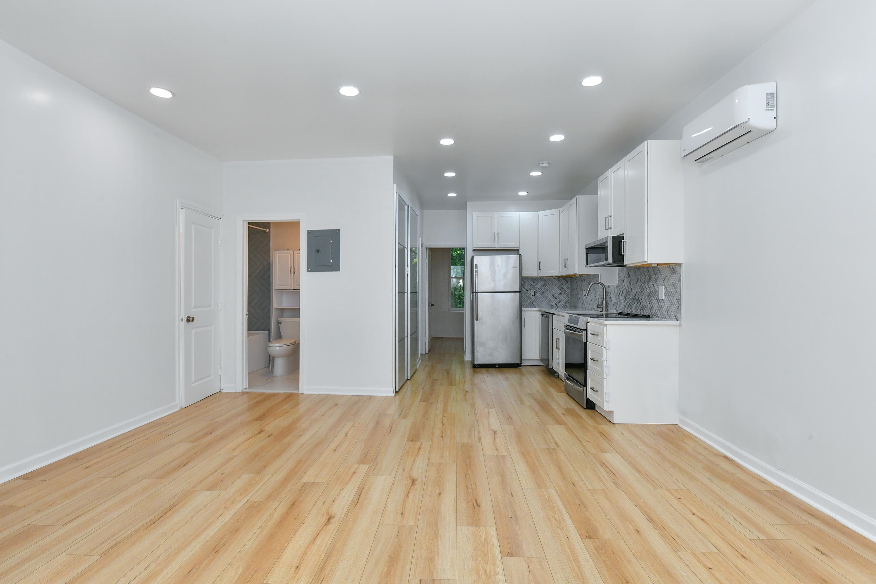 1137 50TH ST Unit: 1