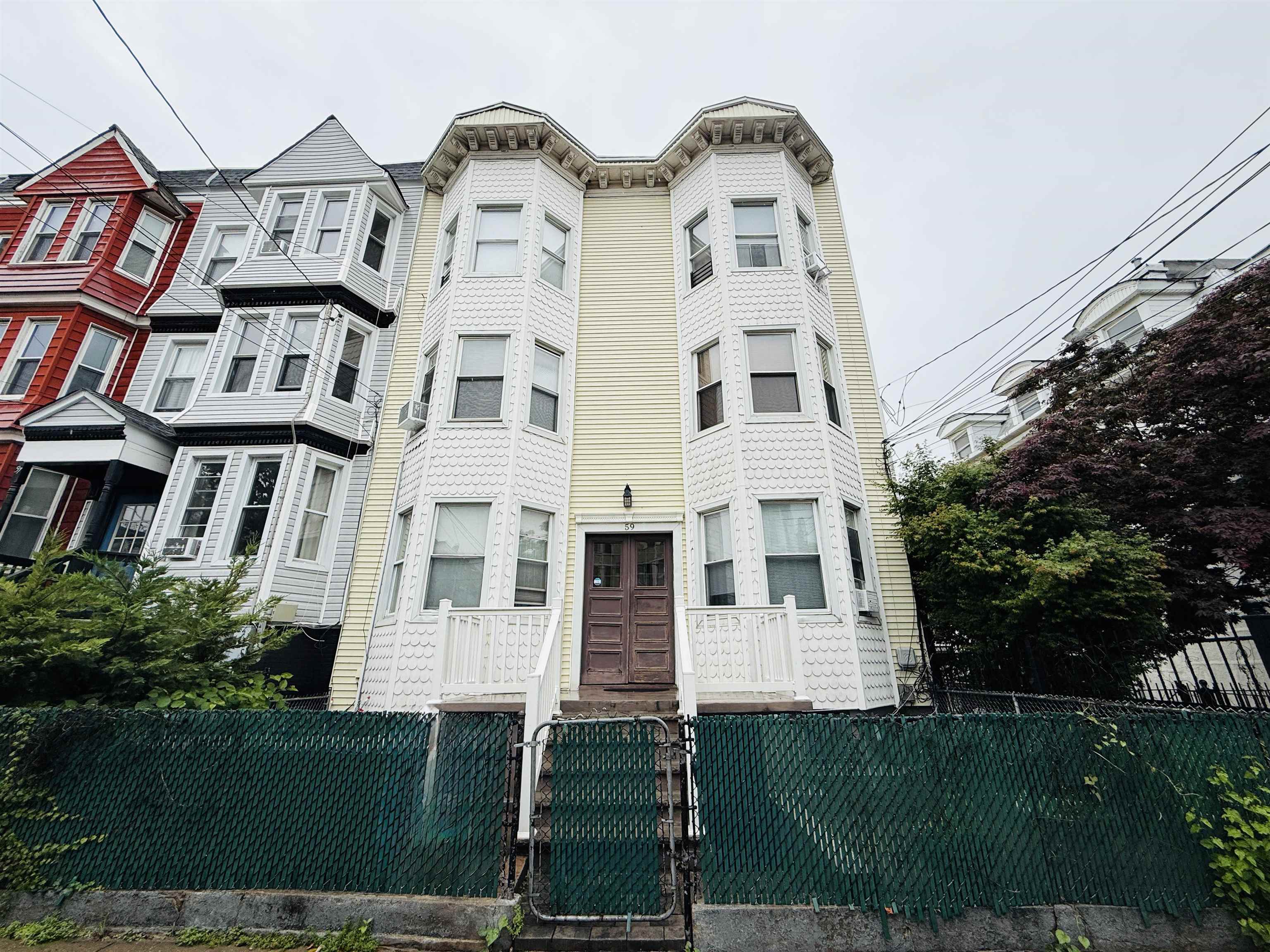 59 MONITOR ST Unit: 1R