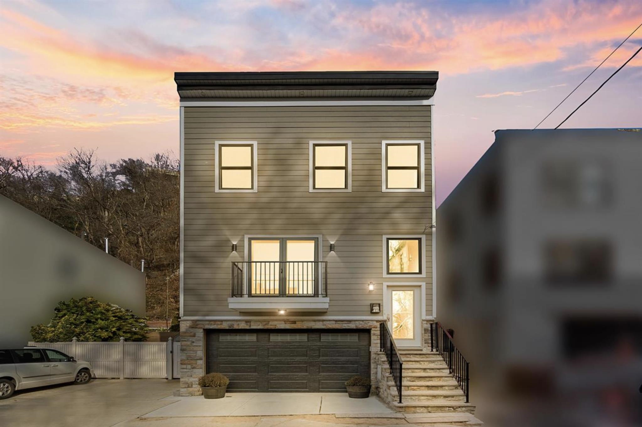 9B WEST 19TH ST Unit: Apt #2