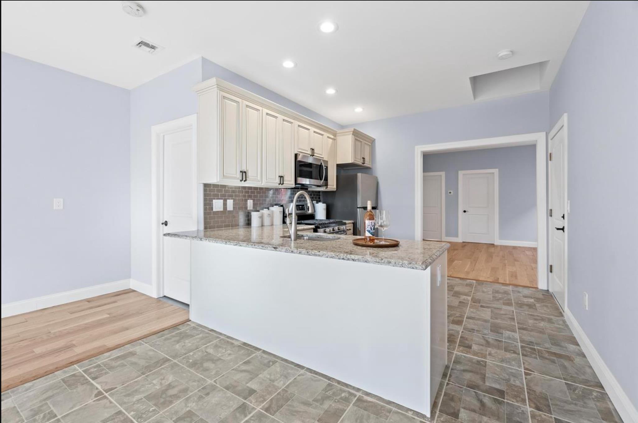 9B WEST 19TH ST Unit: Apt #2