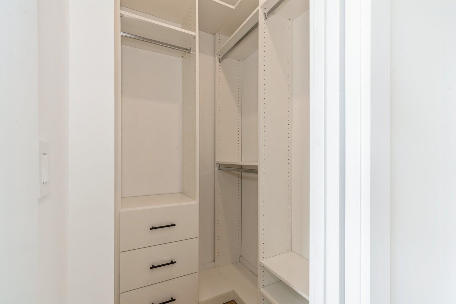 433 CENTRAL AVE Unit: PH5