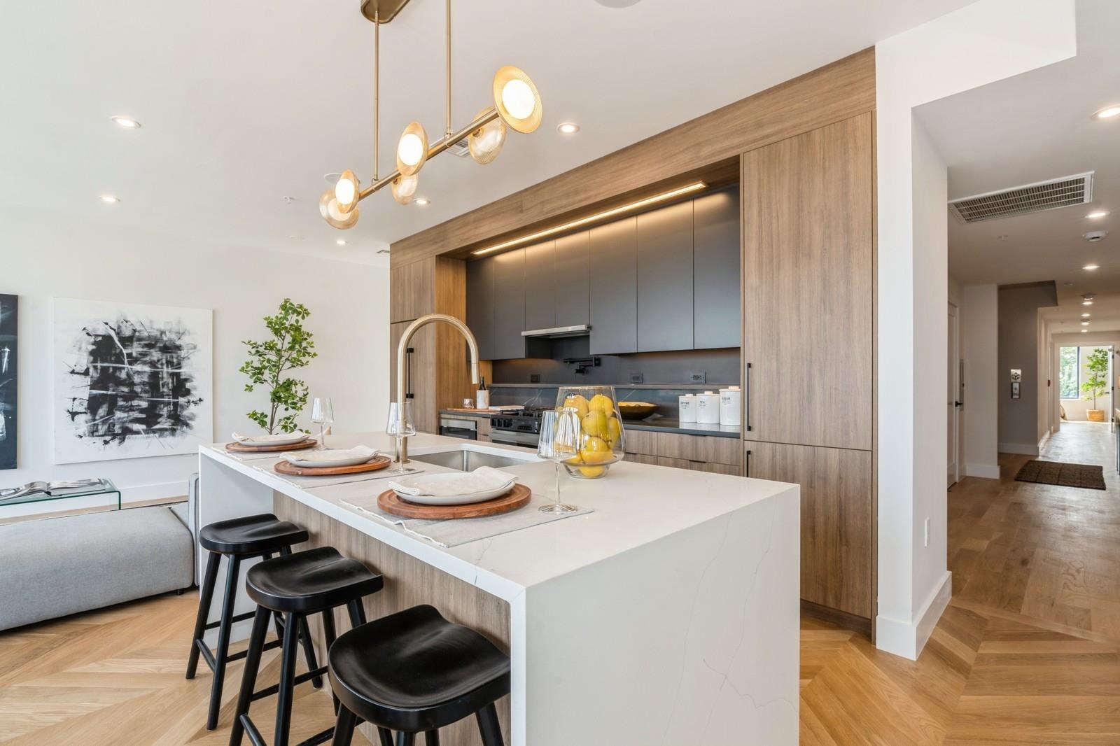 433 CENTRAL AVE Unit: PH5