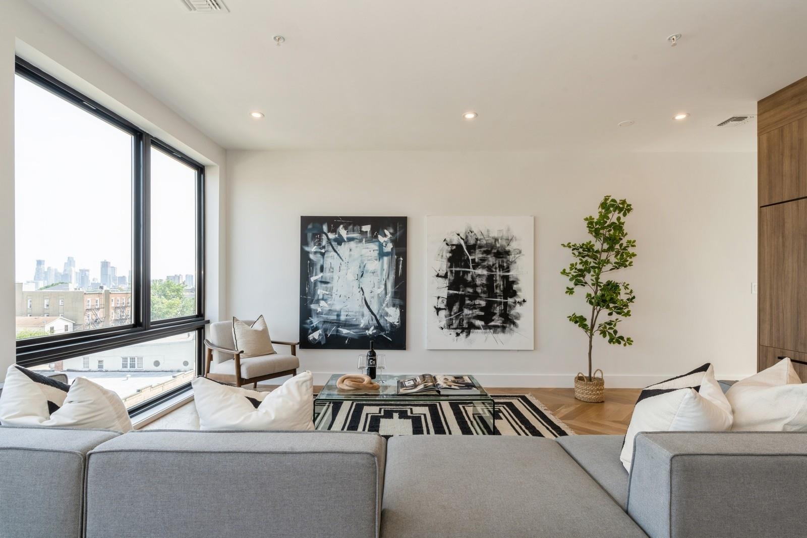 433 CENTRAL AVE Unit: PH5