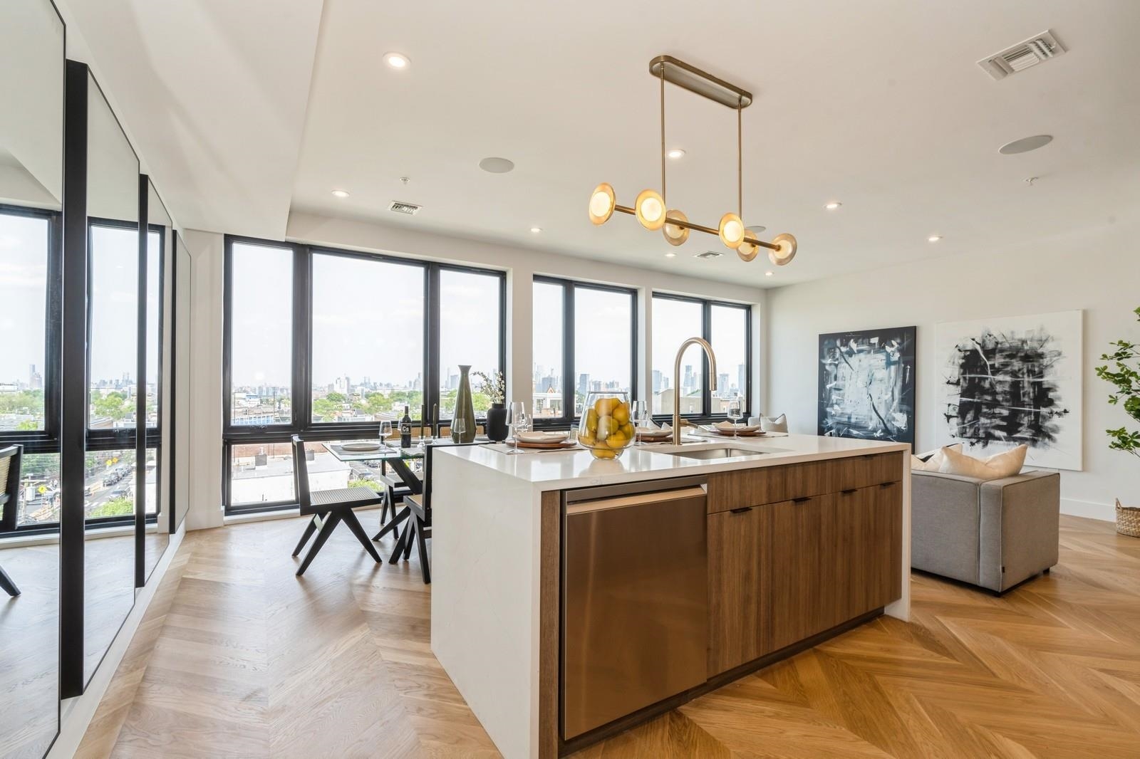 433 CENTRAL AVE Unit: PH5