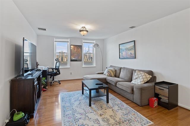 6405 BLVD EAST Unit: D4