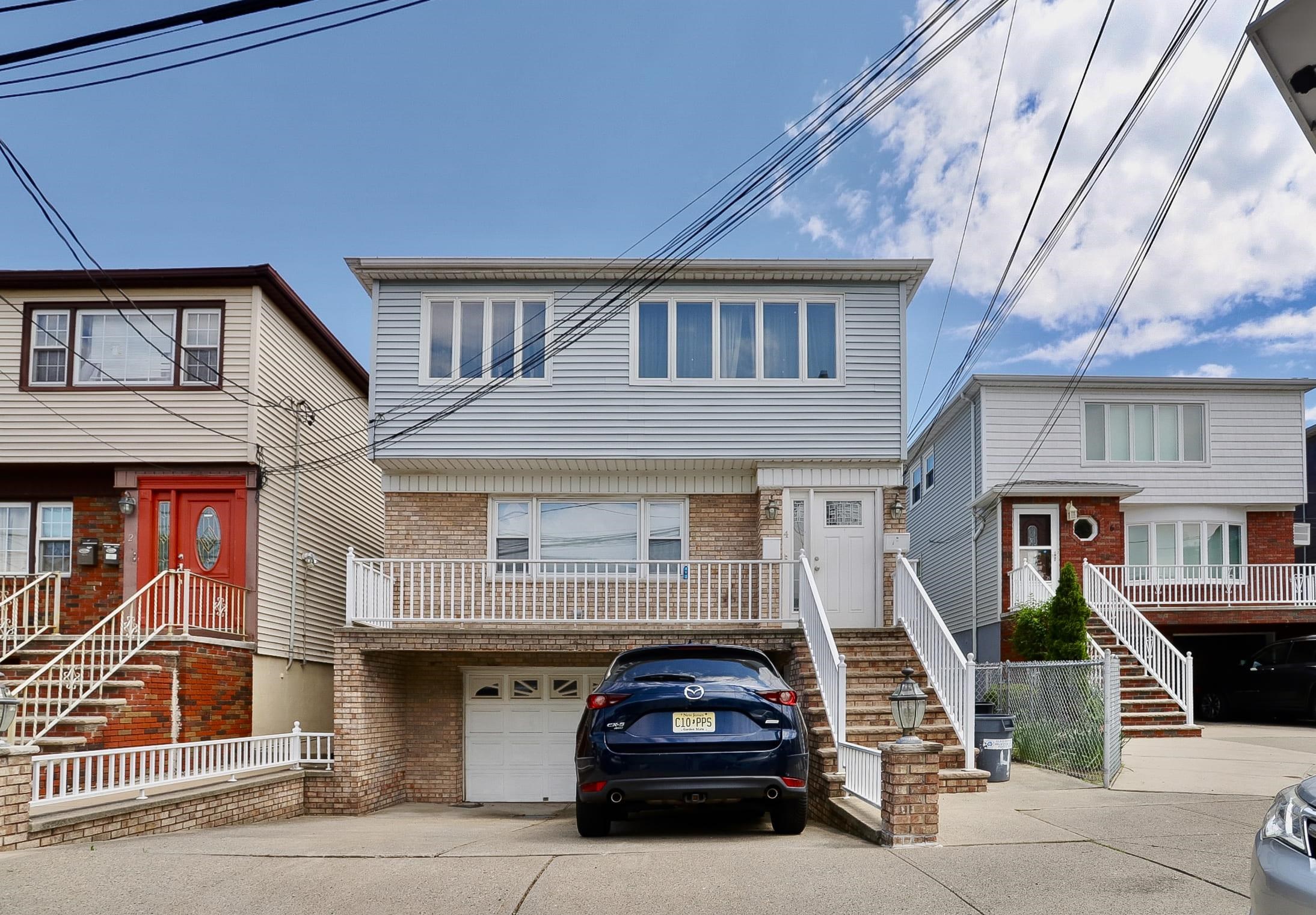 4 EAST CT