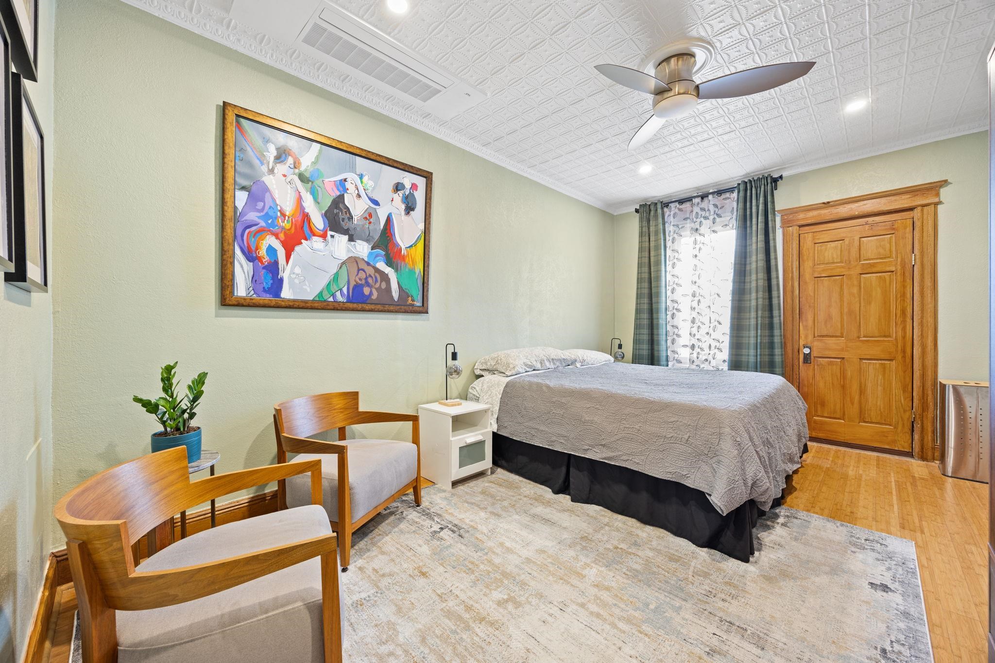 138 KENSINGTON AVE Unit: 3-A