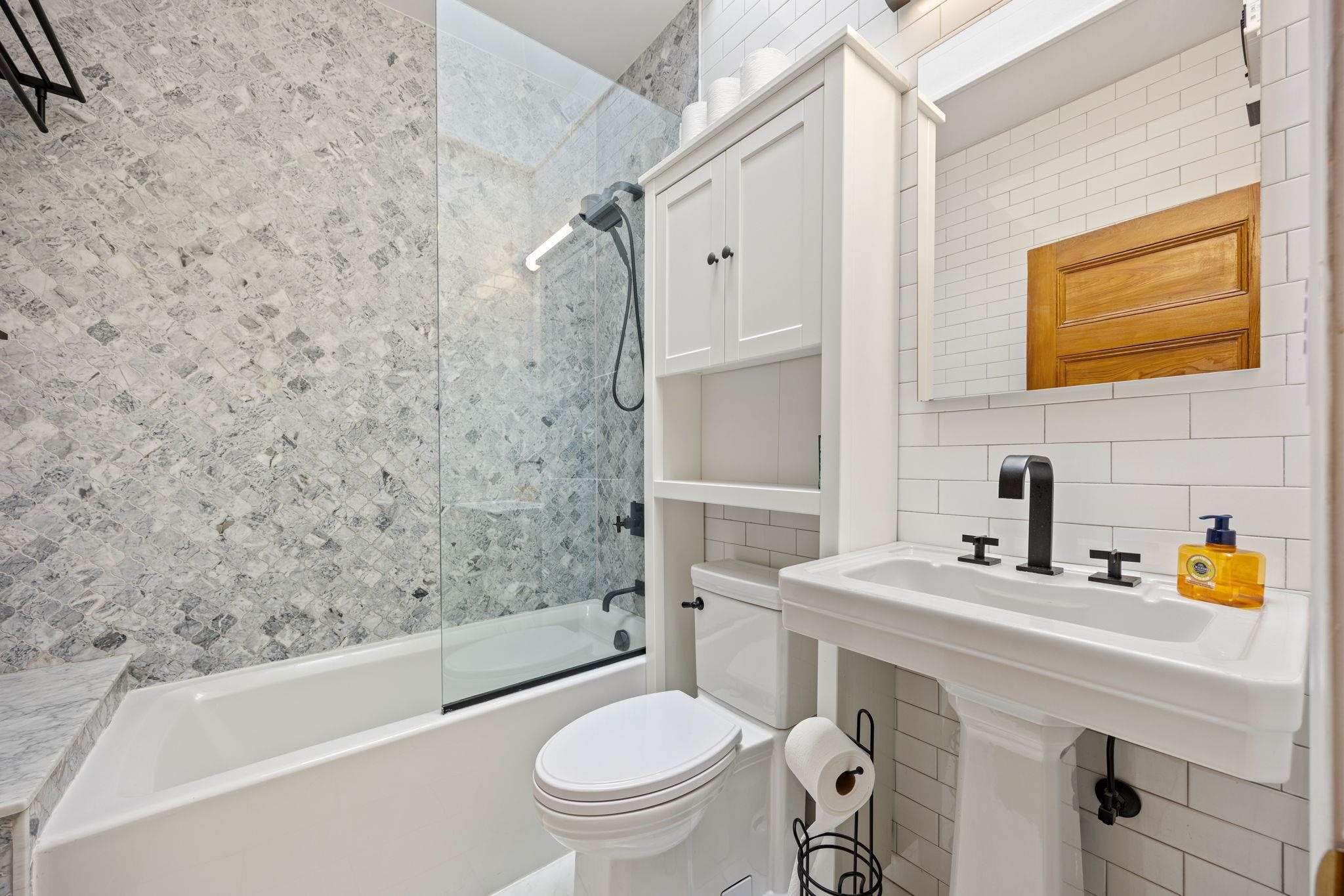 138 KENSINGTON AVE Unit: 3-A