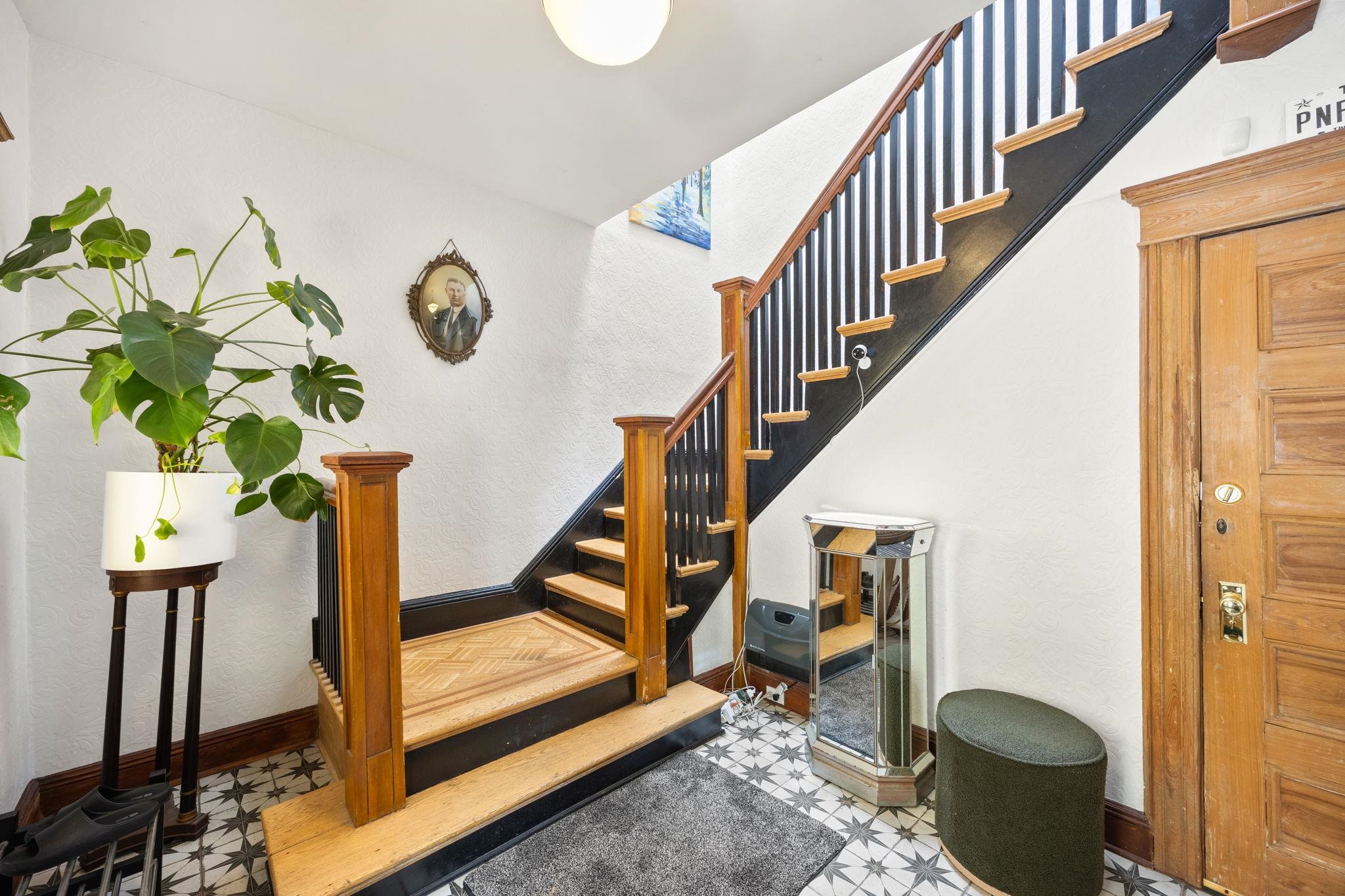 138 KENSINGTON AVE Unit: 3-A