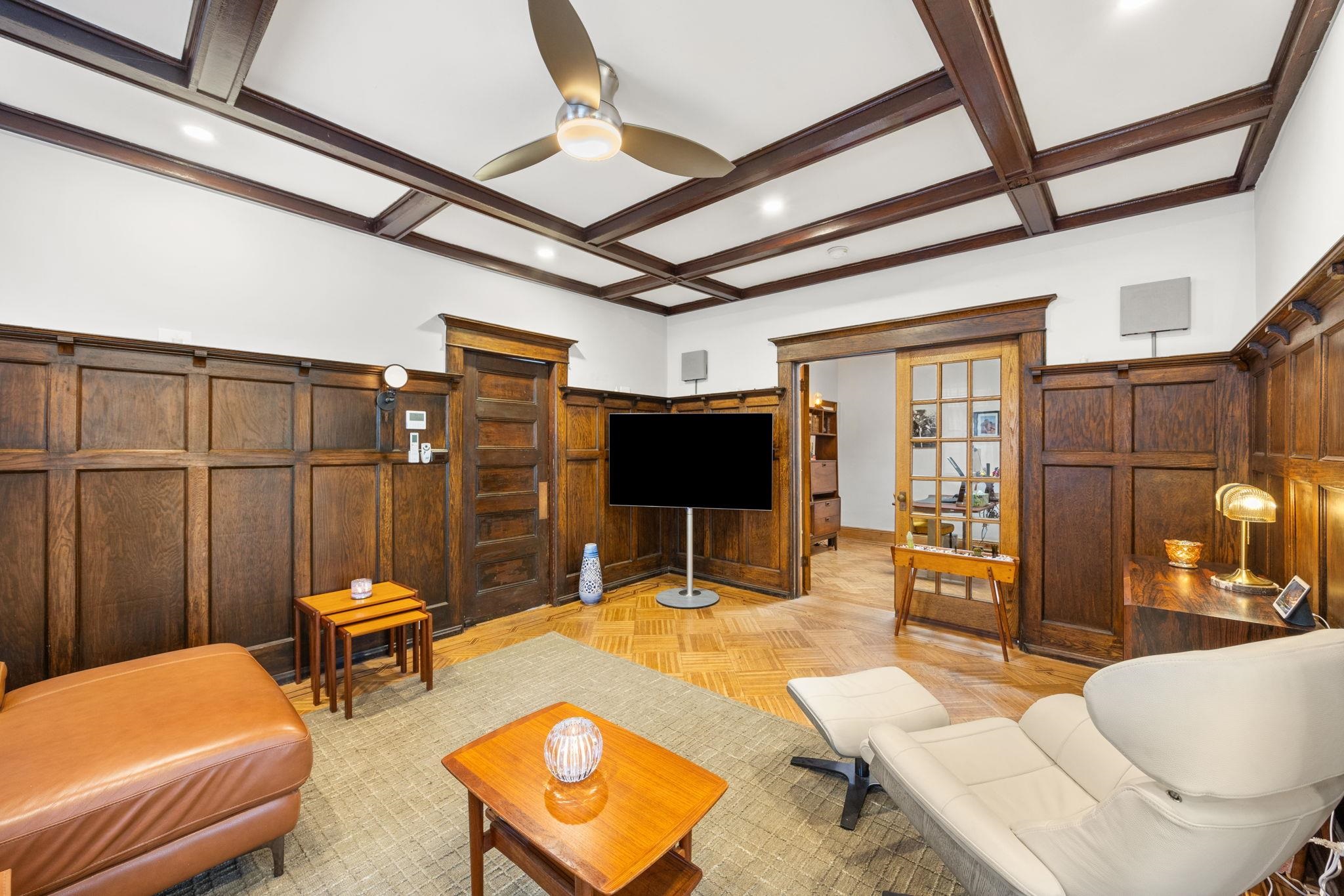 138 KENSINGTON AVE Unit: 3-A