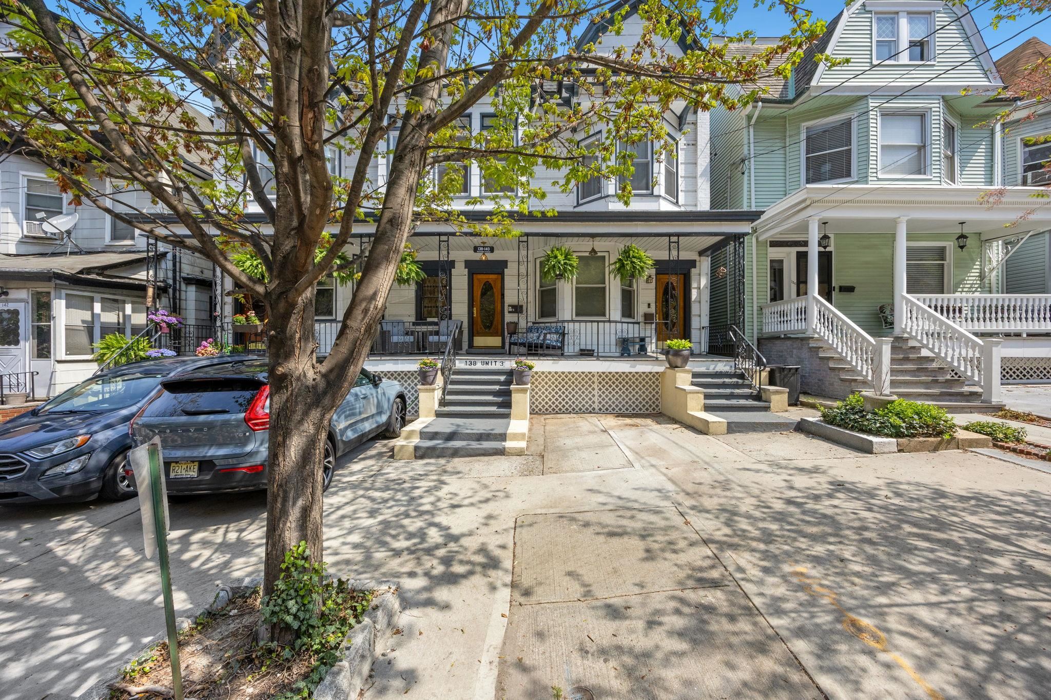 138 KENSINGTON AVE Unit: 3-A