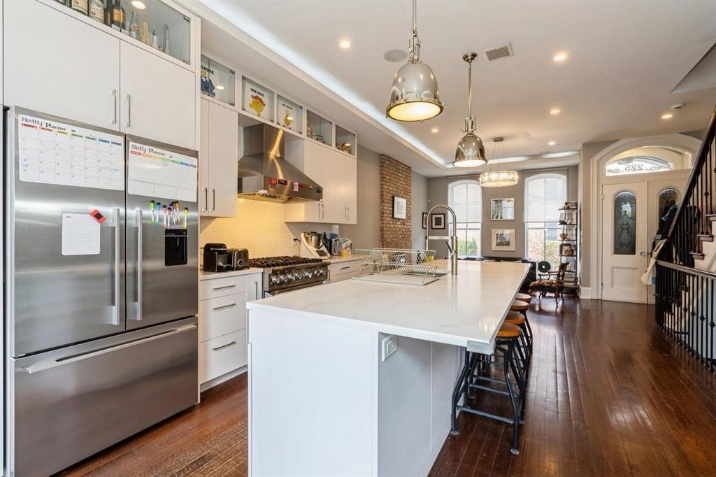 225 8TH ST