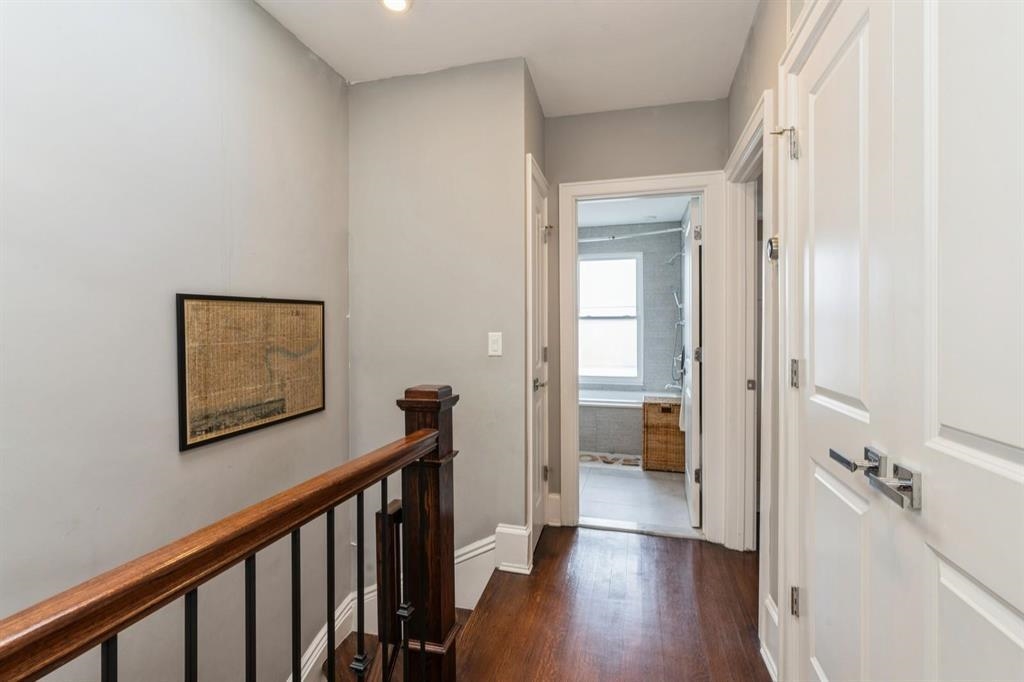 225 8TH ST