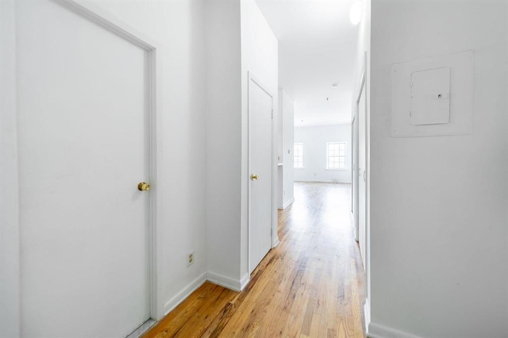227 CHRISTOPHER COLUMBUS DR Unit: 319B