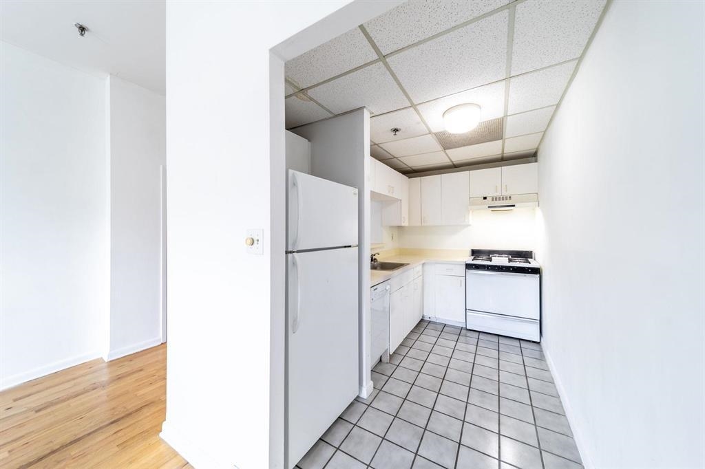227 CHRISTOPHER COLUMBUS DR Unit: 319B