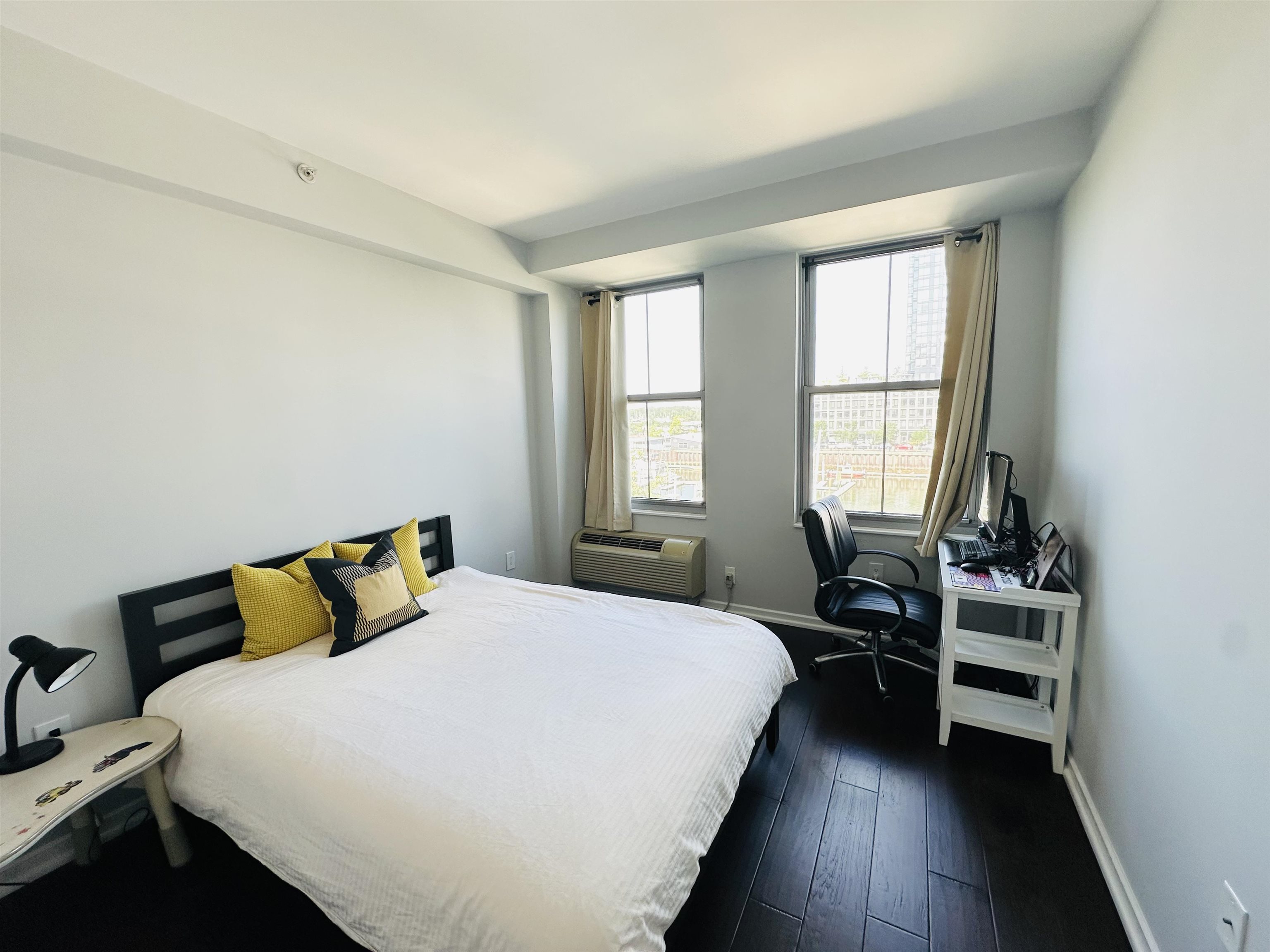 149 ESSEX ST Unit: 5S