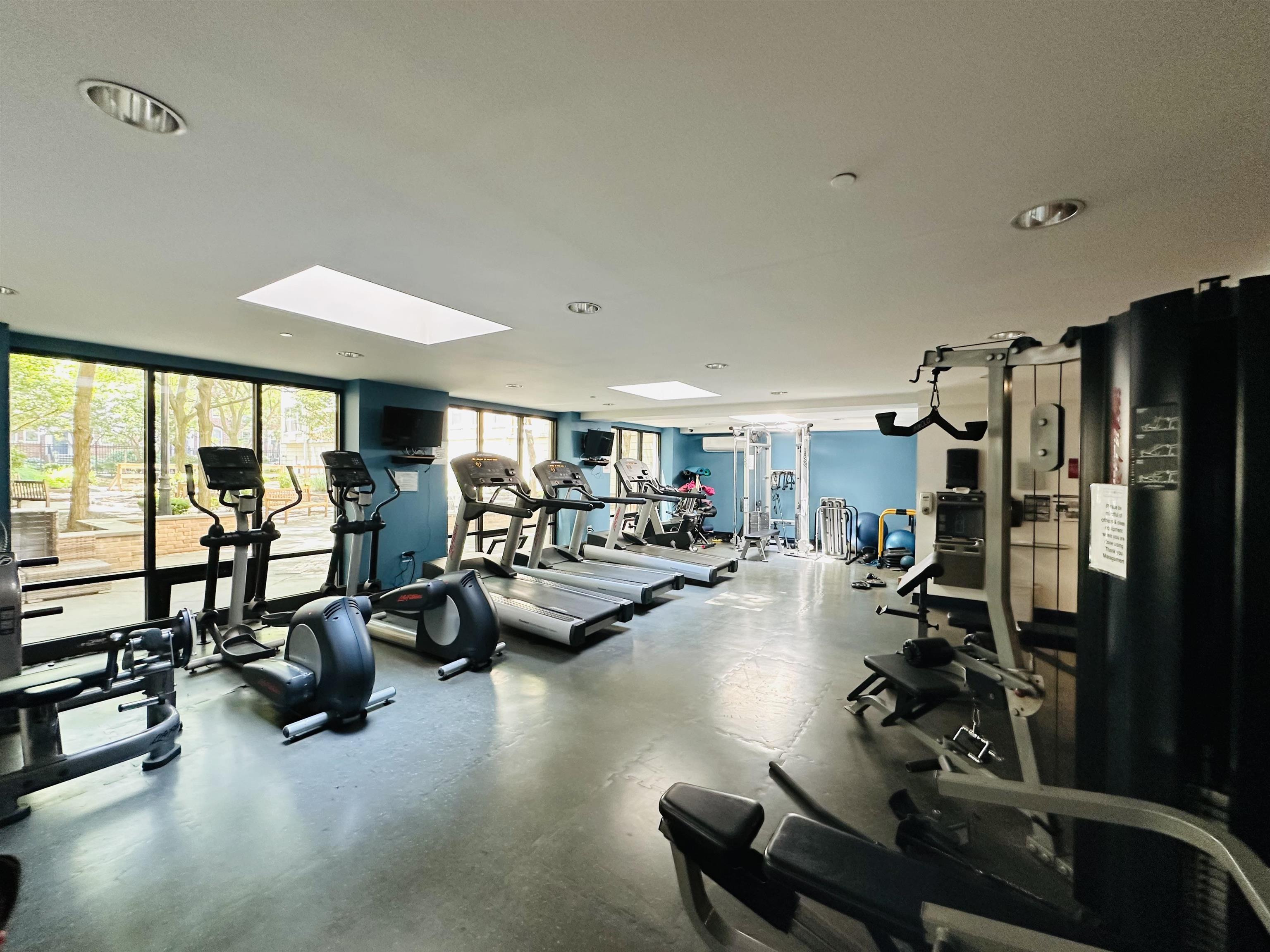 149 ESSEX ST Unit: 5S