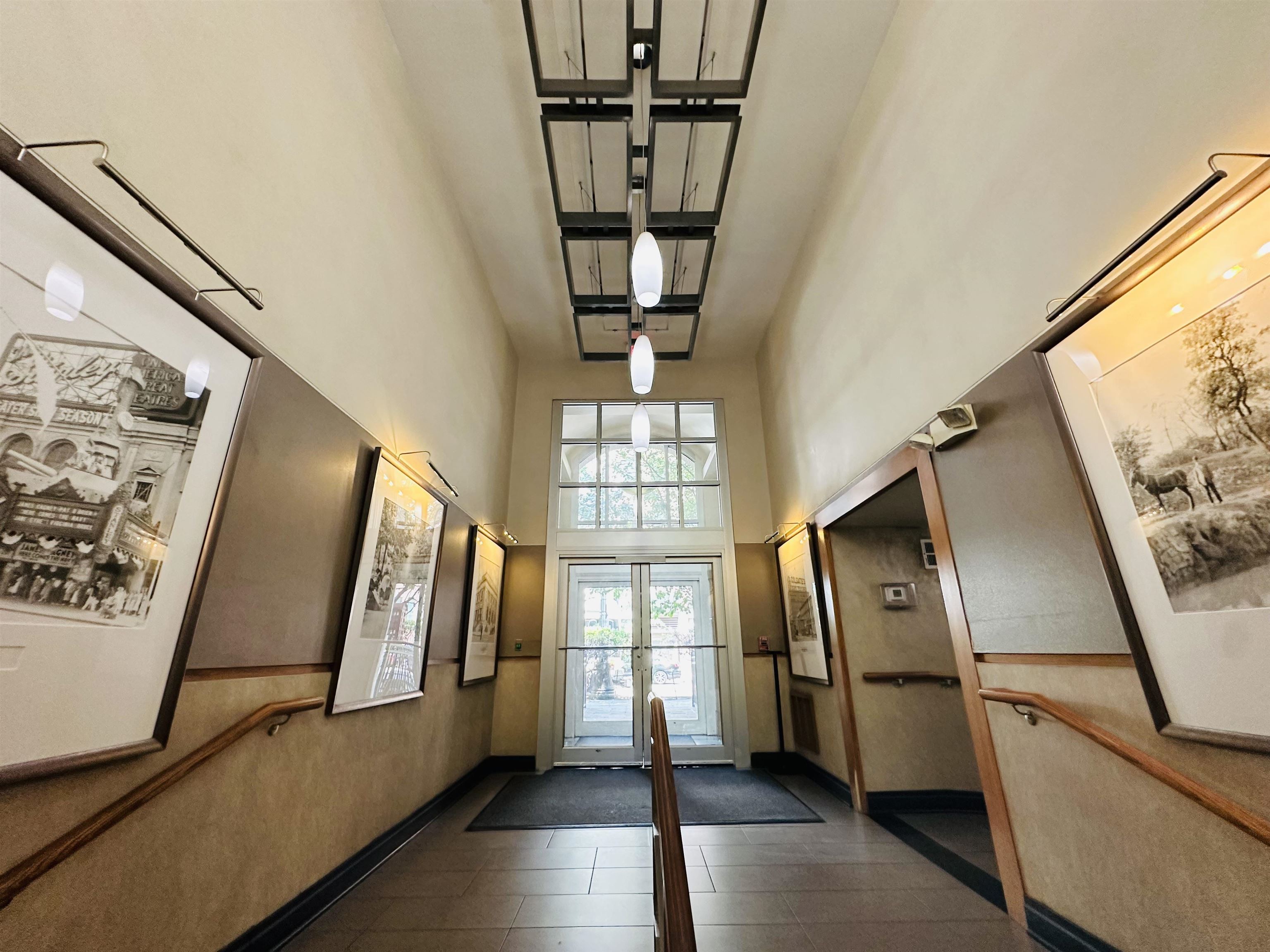 149 ESSEX ST Unit: 5S