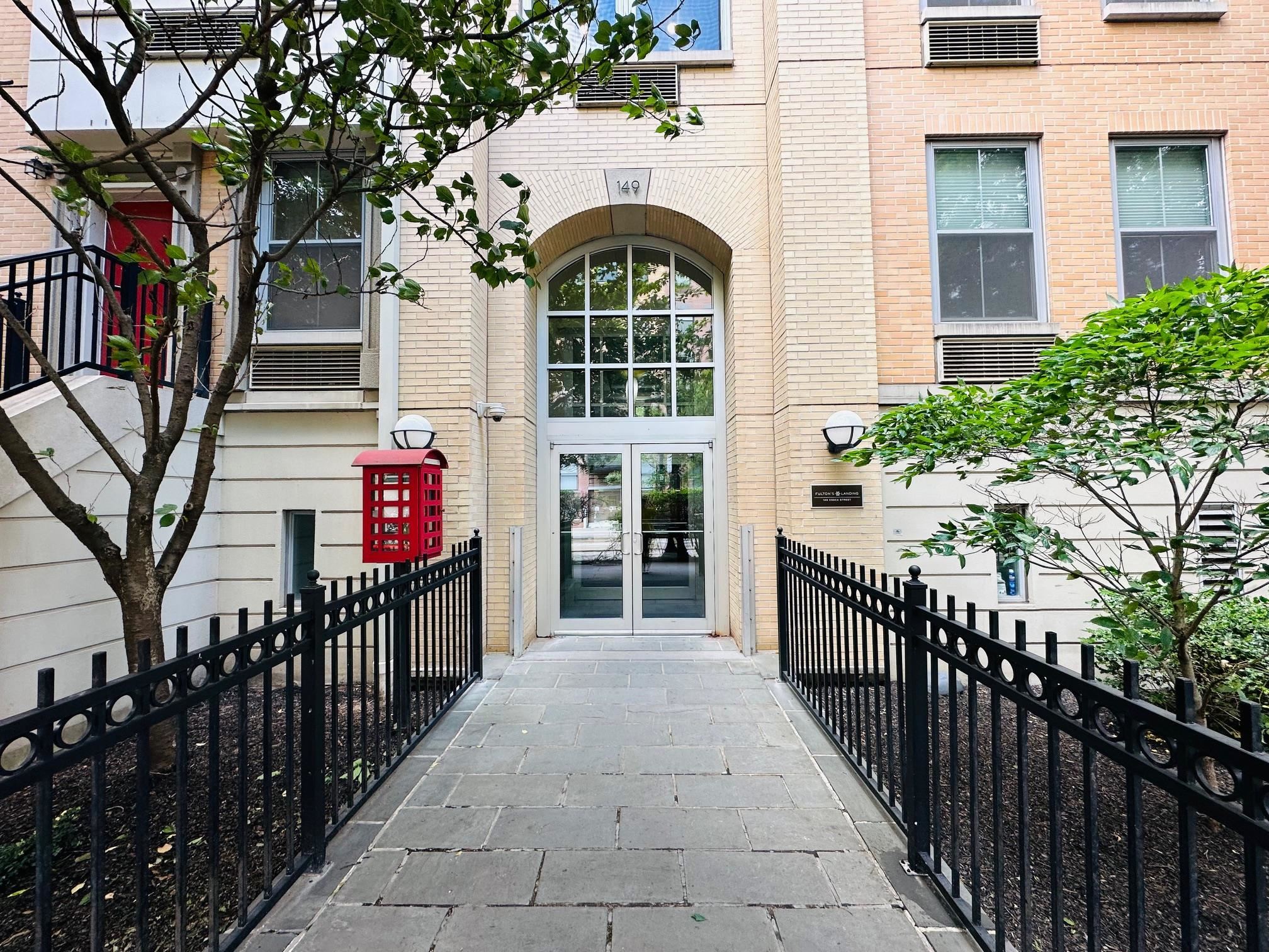149 ESSEX ST Unit: 5S