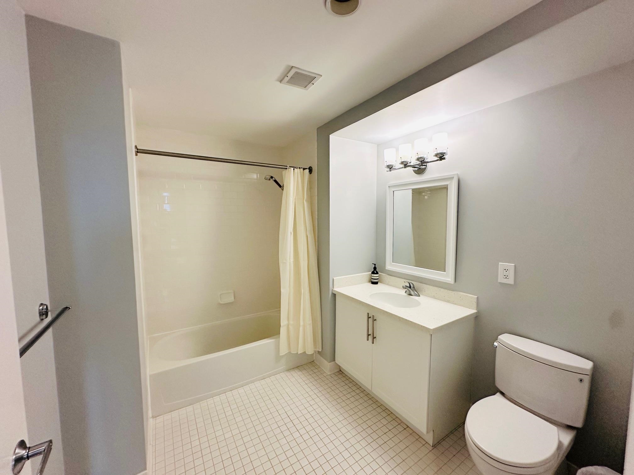 149 ESSEX ST Unit: 5S