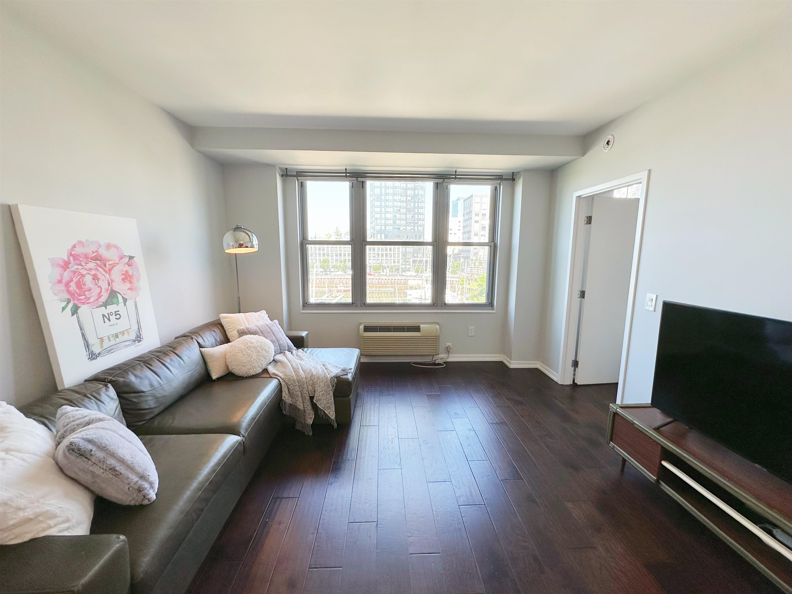 149 ESSEX ST Unit: 5S