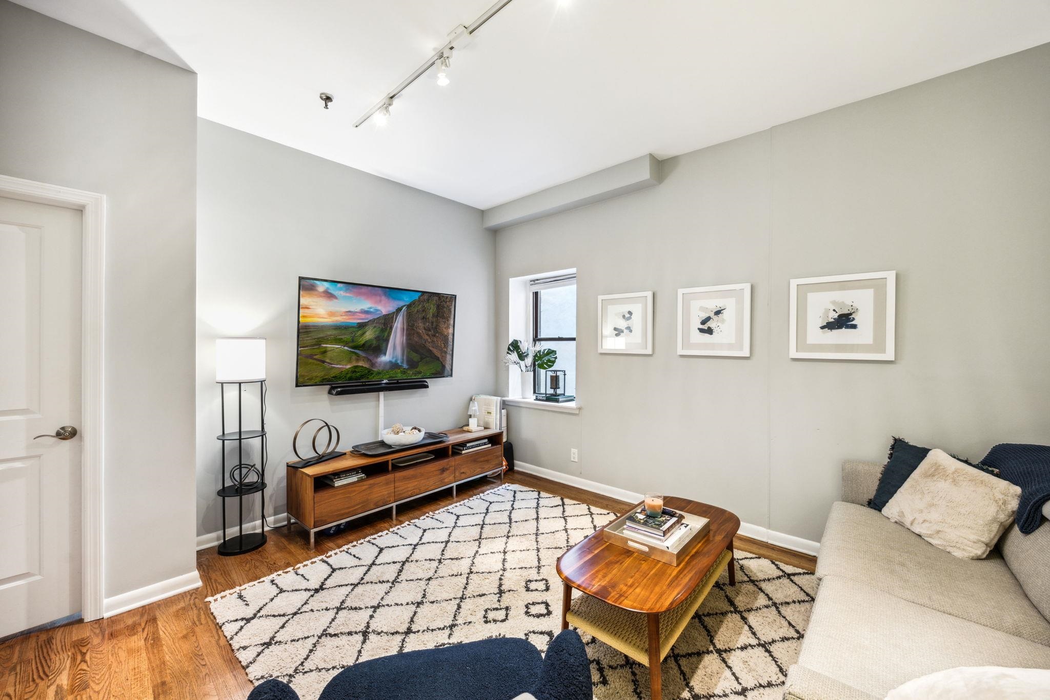 227 CHRISTOPHER COLUMBUS DR Unit: B-234