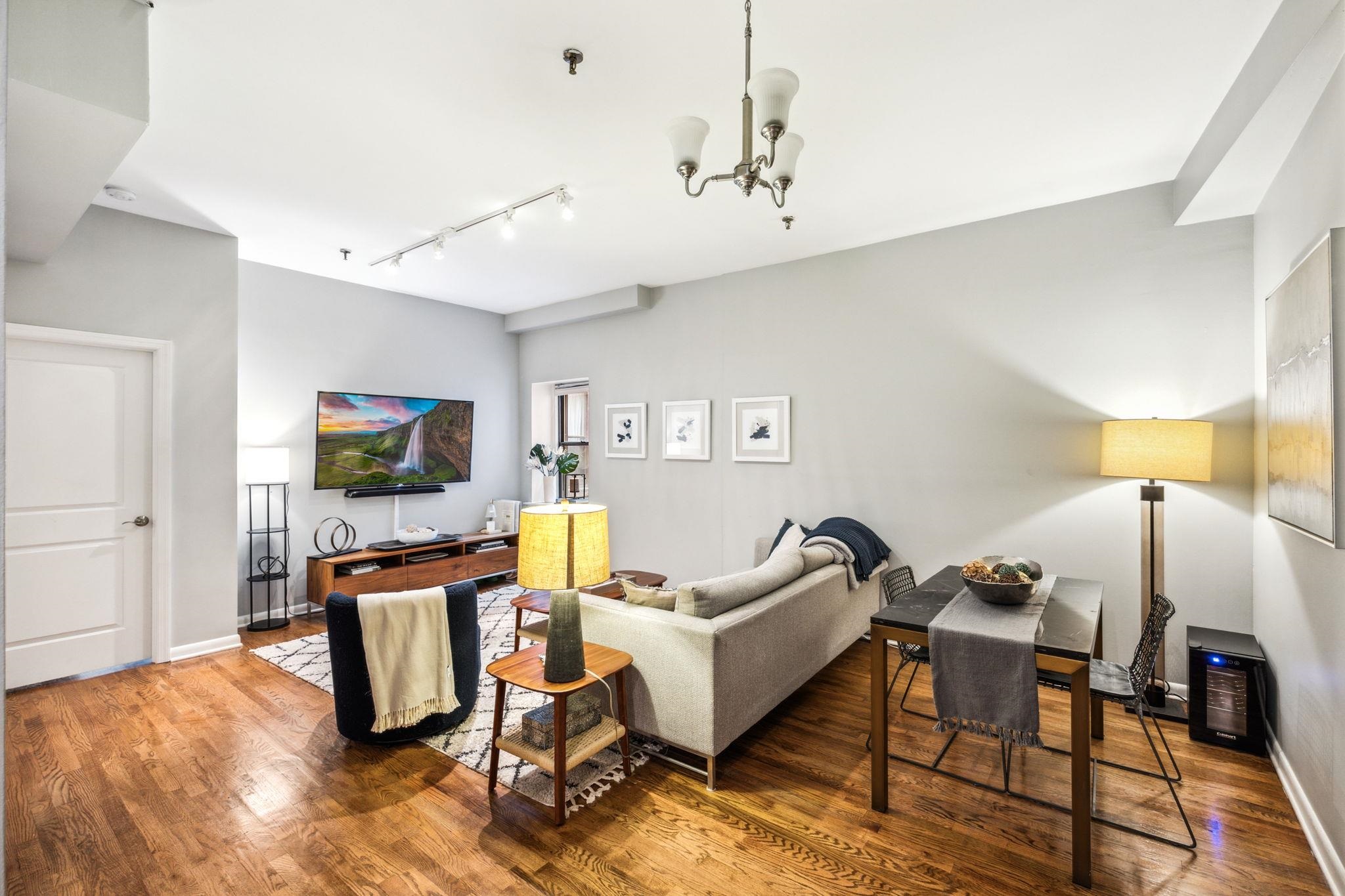 227 CHRISTOPHER COLUMBUS DR Unit: B-234