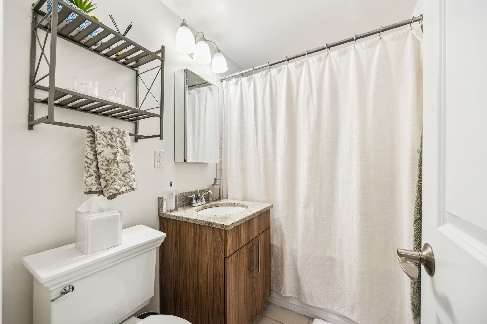 227 CHRISTOPHER COLUMBUS DR Unit: B-234